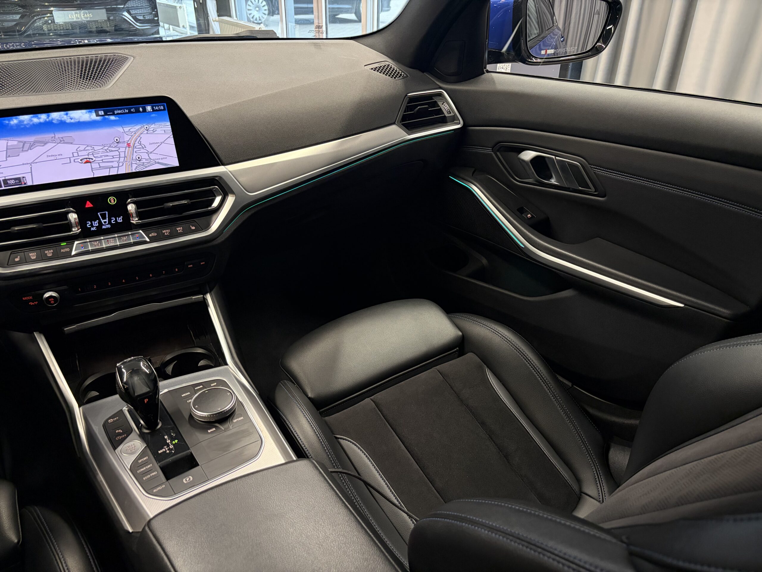 Car image 14