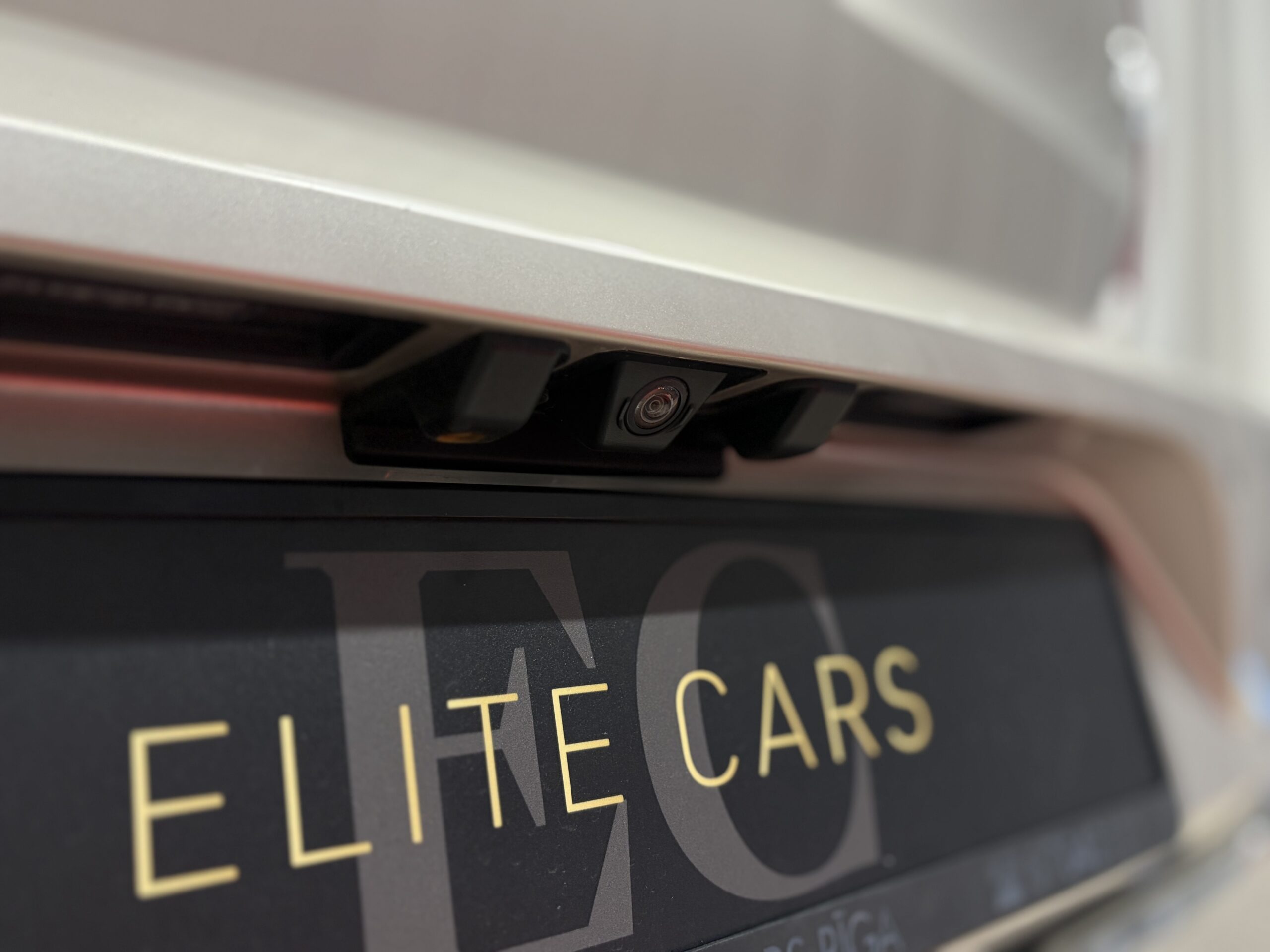 Car image 36