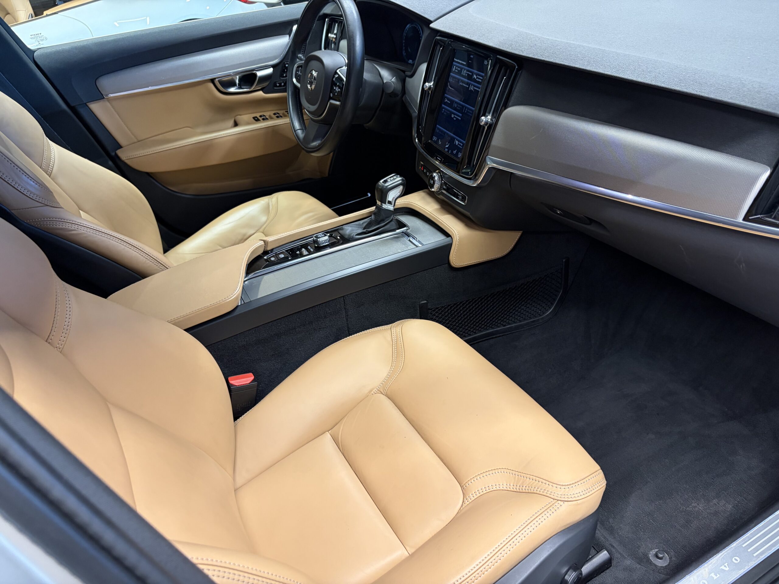 Car image 22