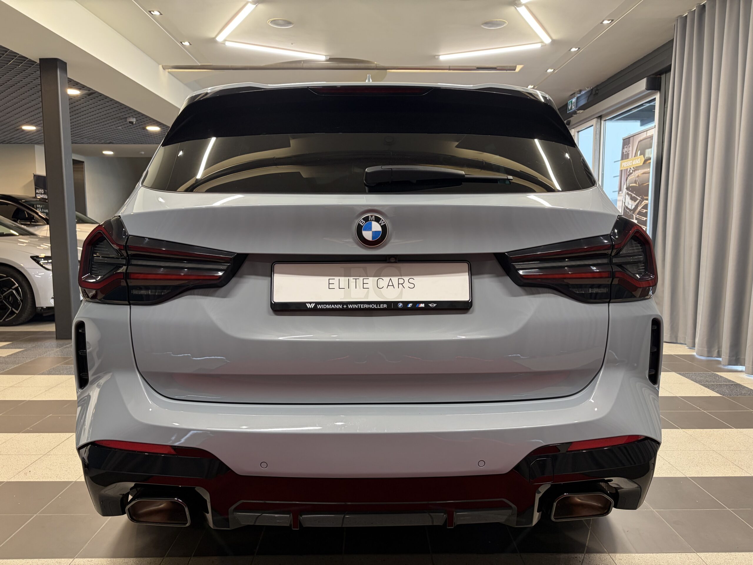 Car image 6