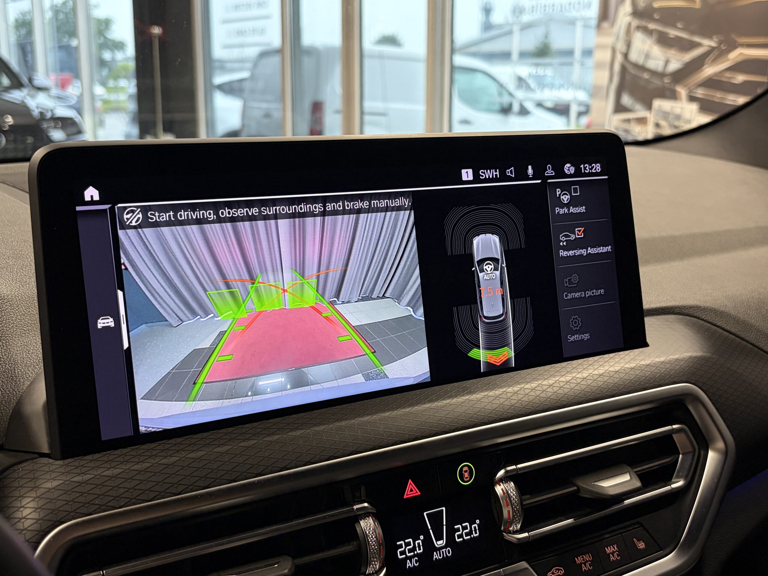 Car image 12
