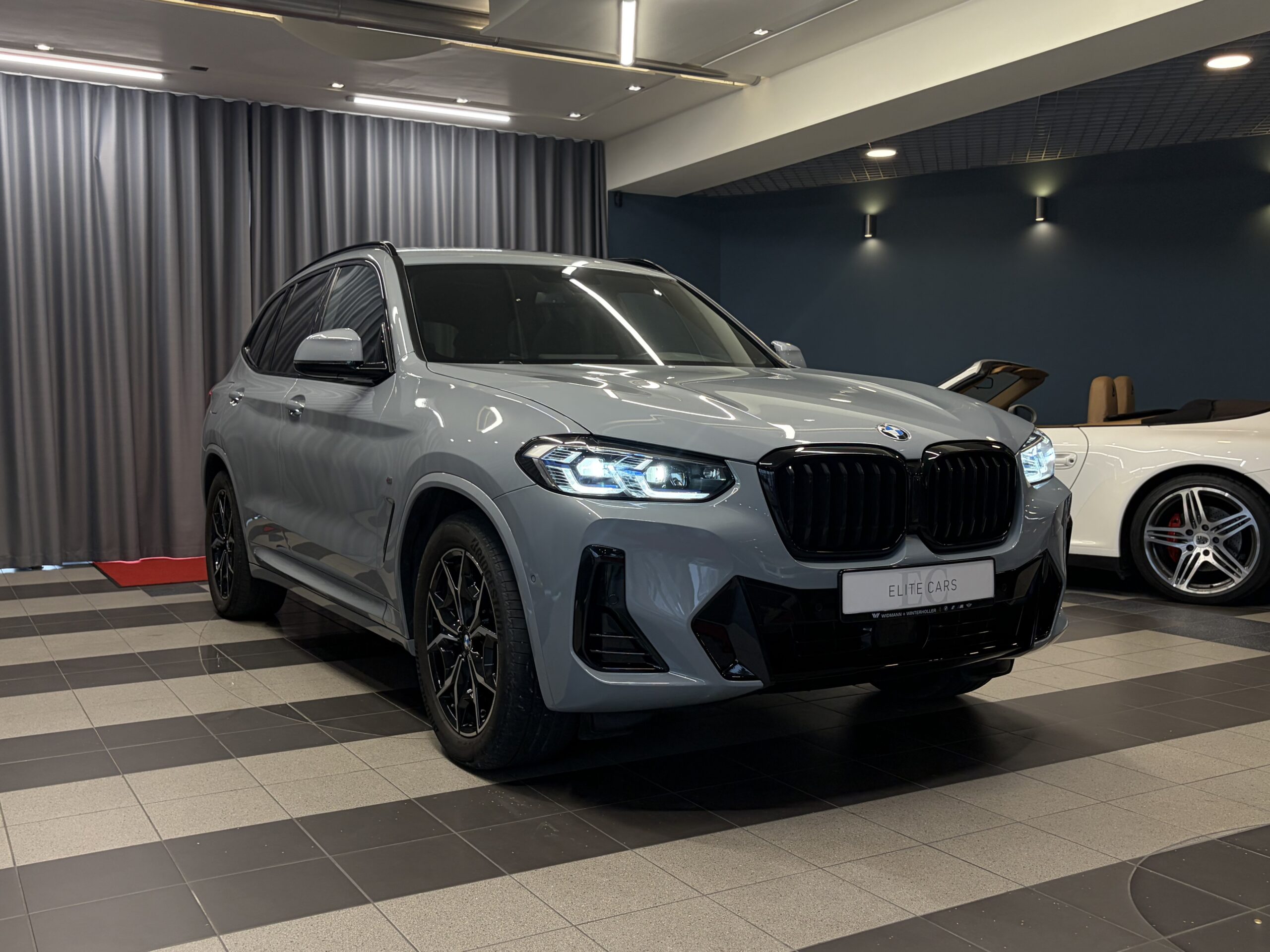 Car image 36