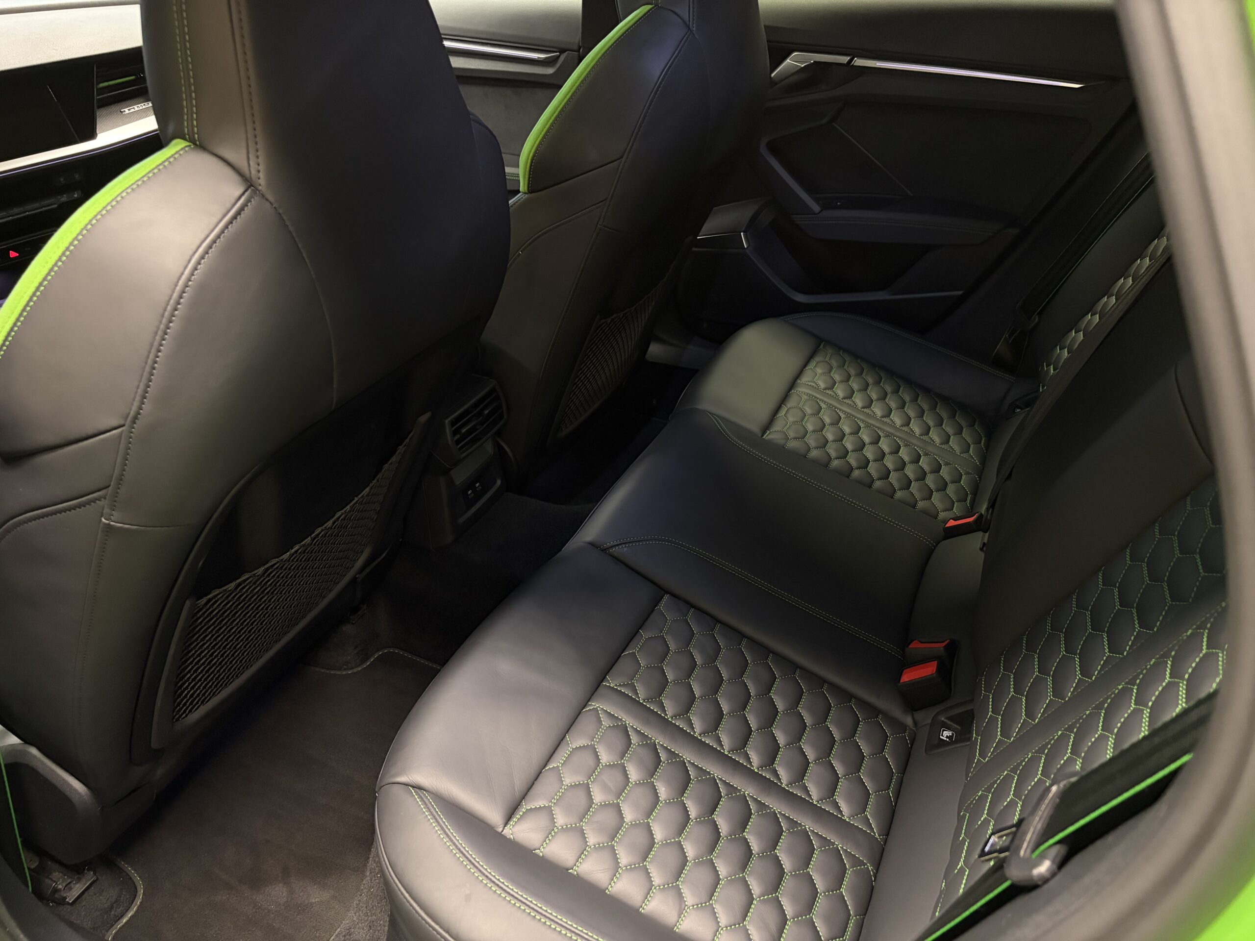 Car image 30