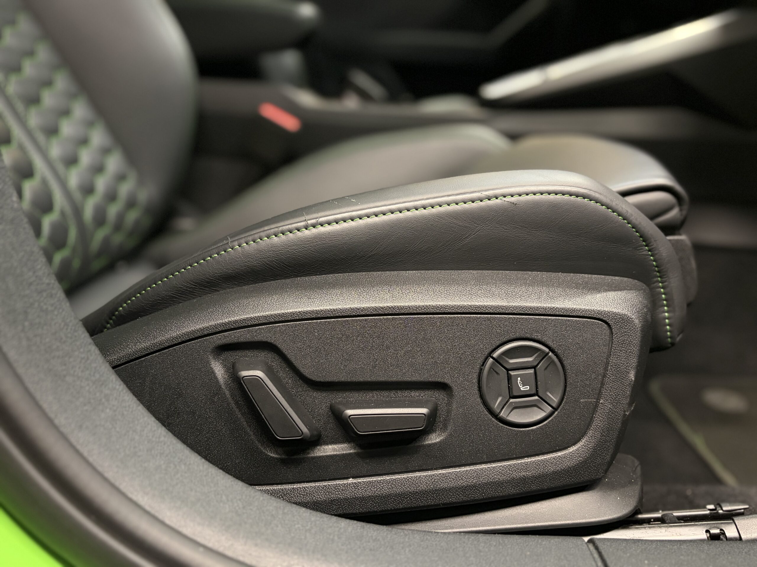Car image 29