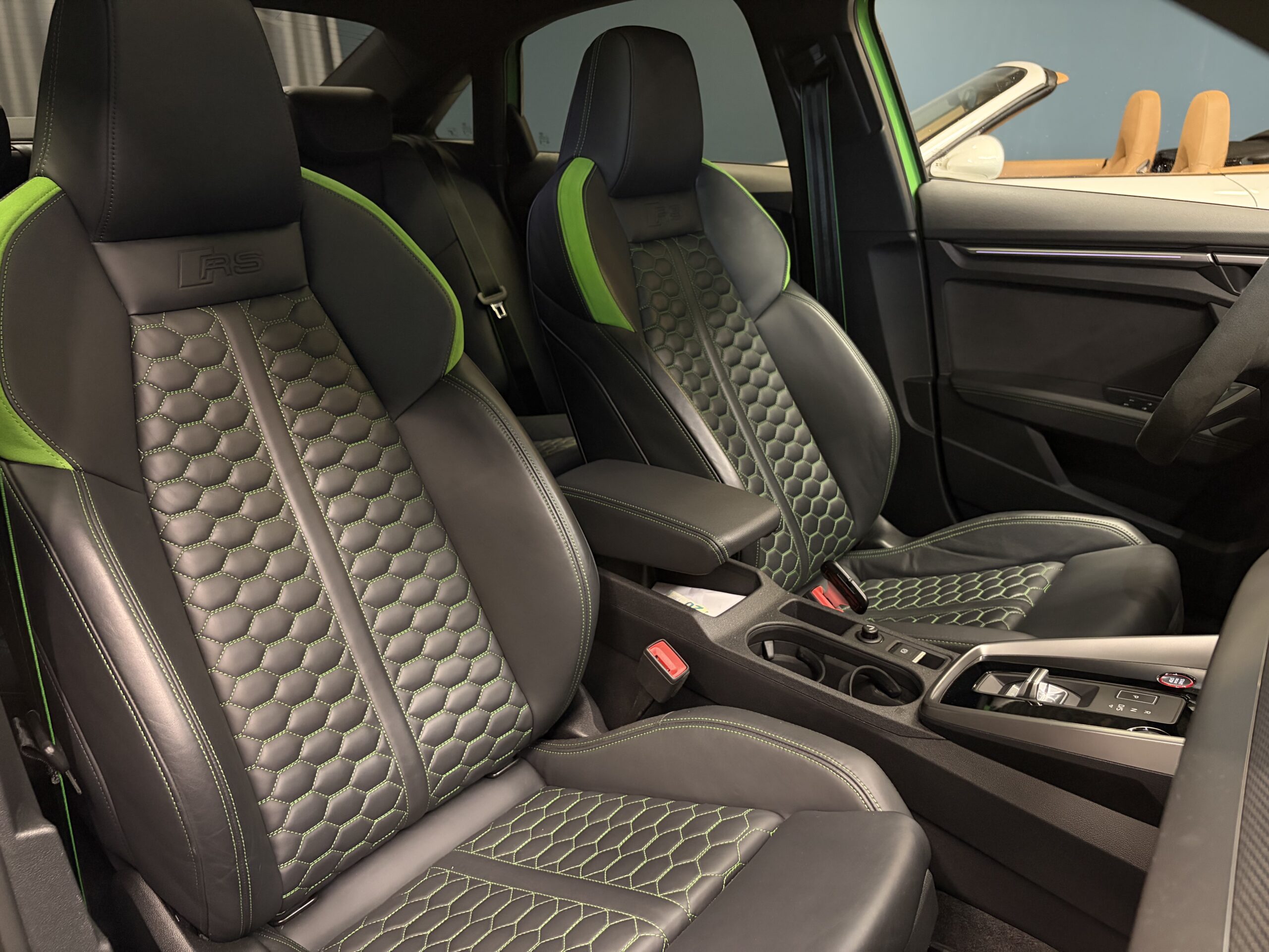 Car image 27