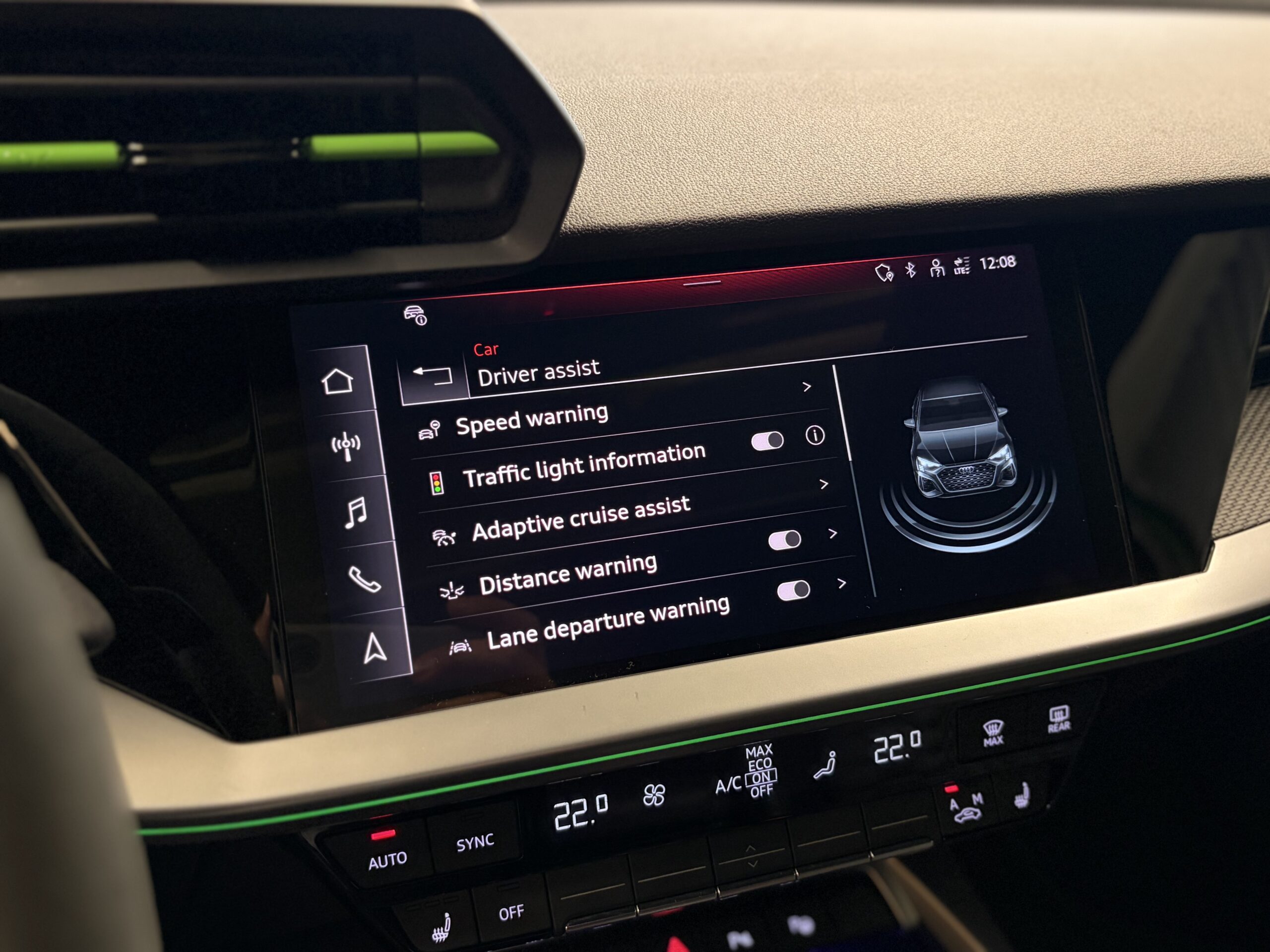 Car image 17