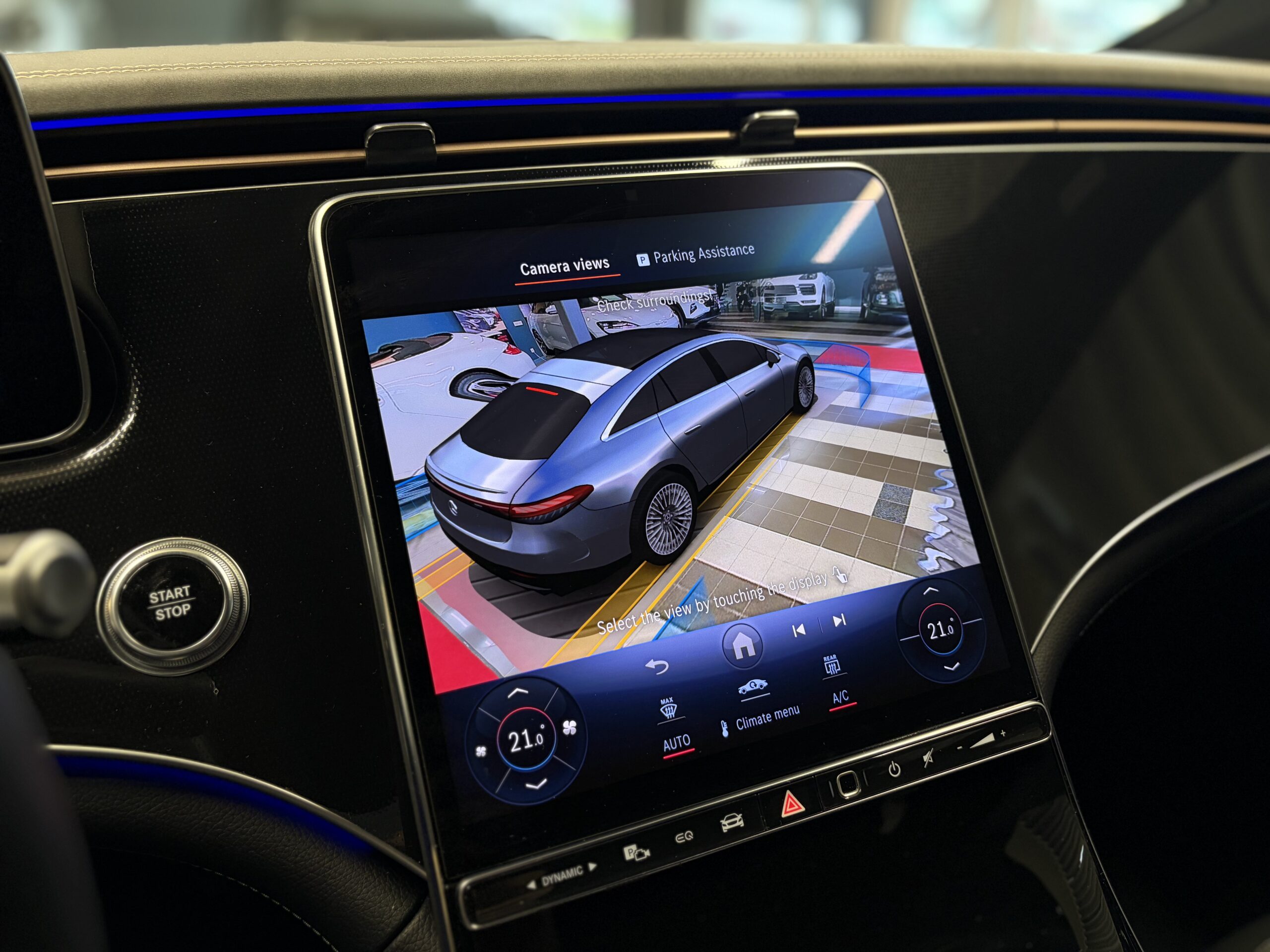 Car image 14