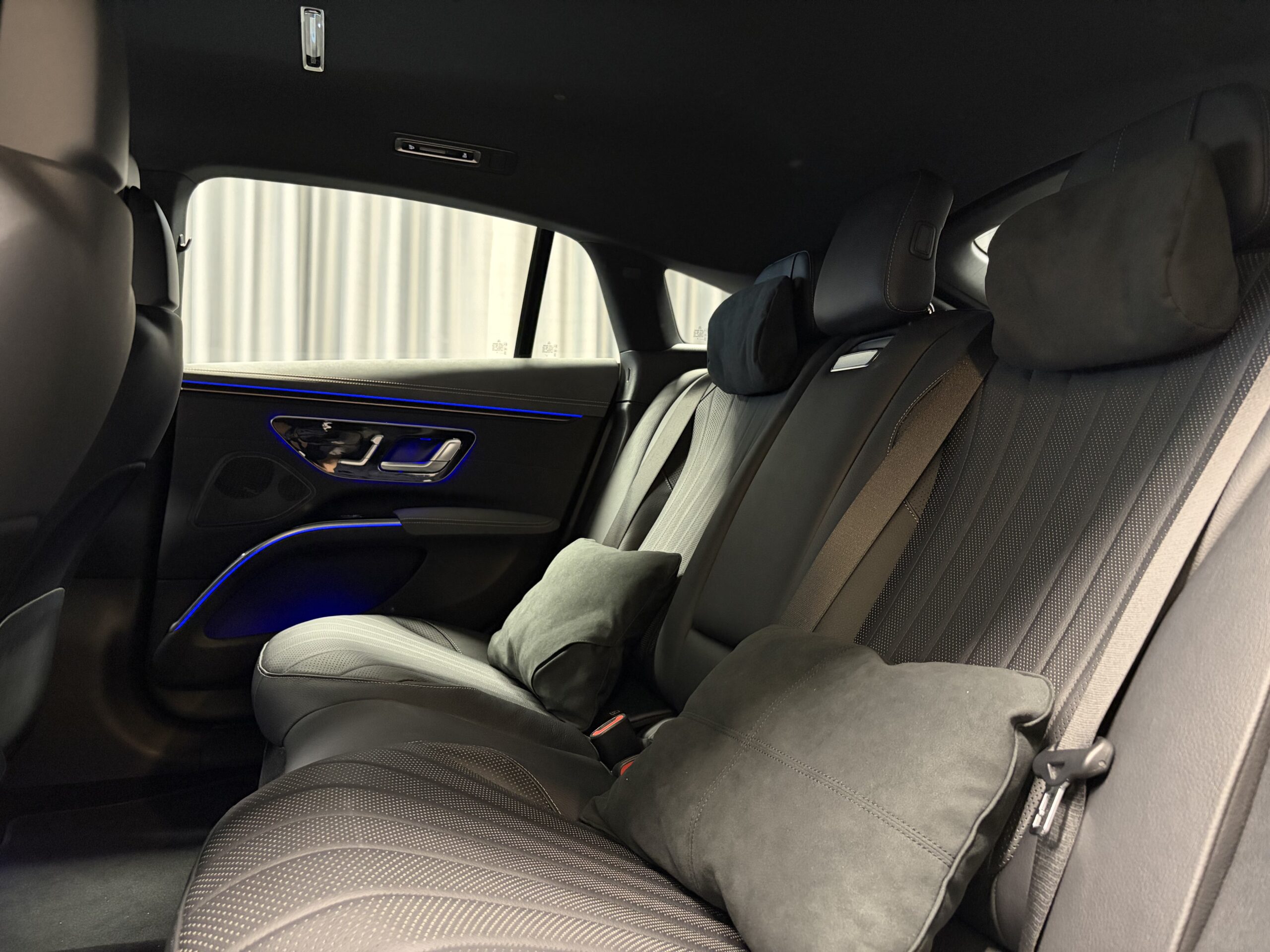 Car image 27