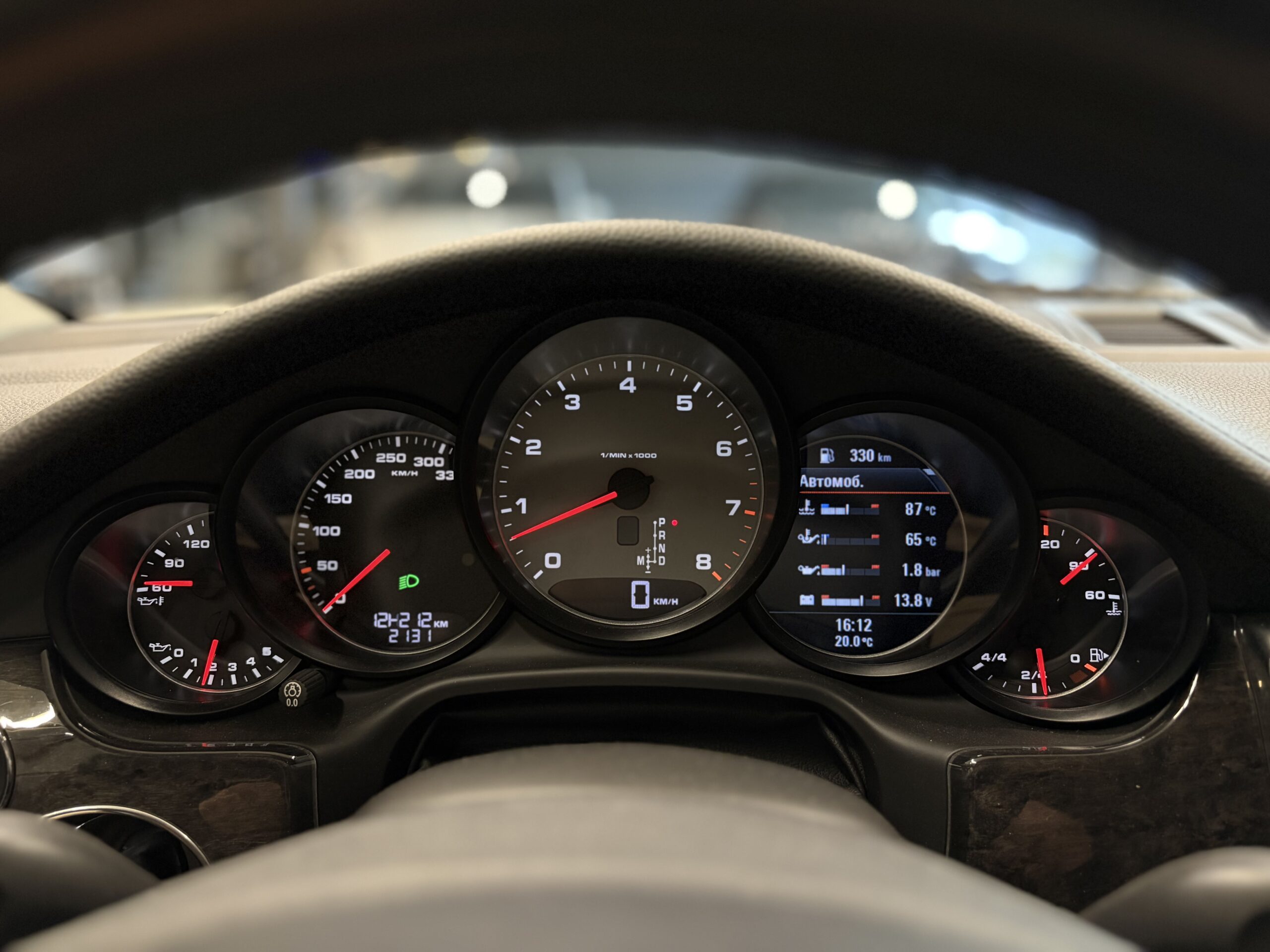 Car image 14