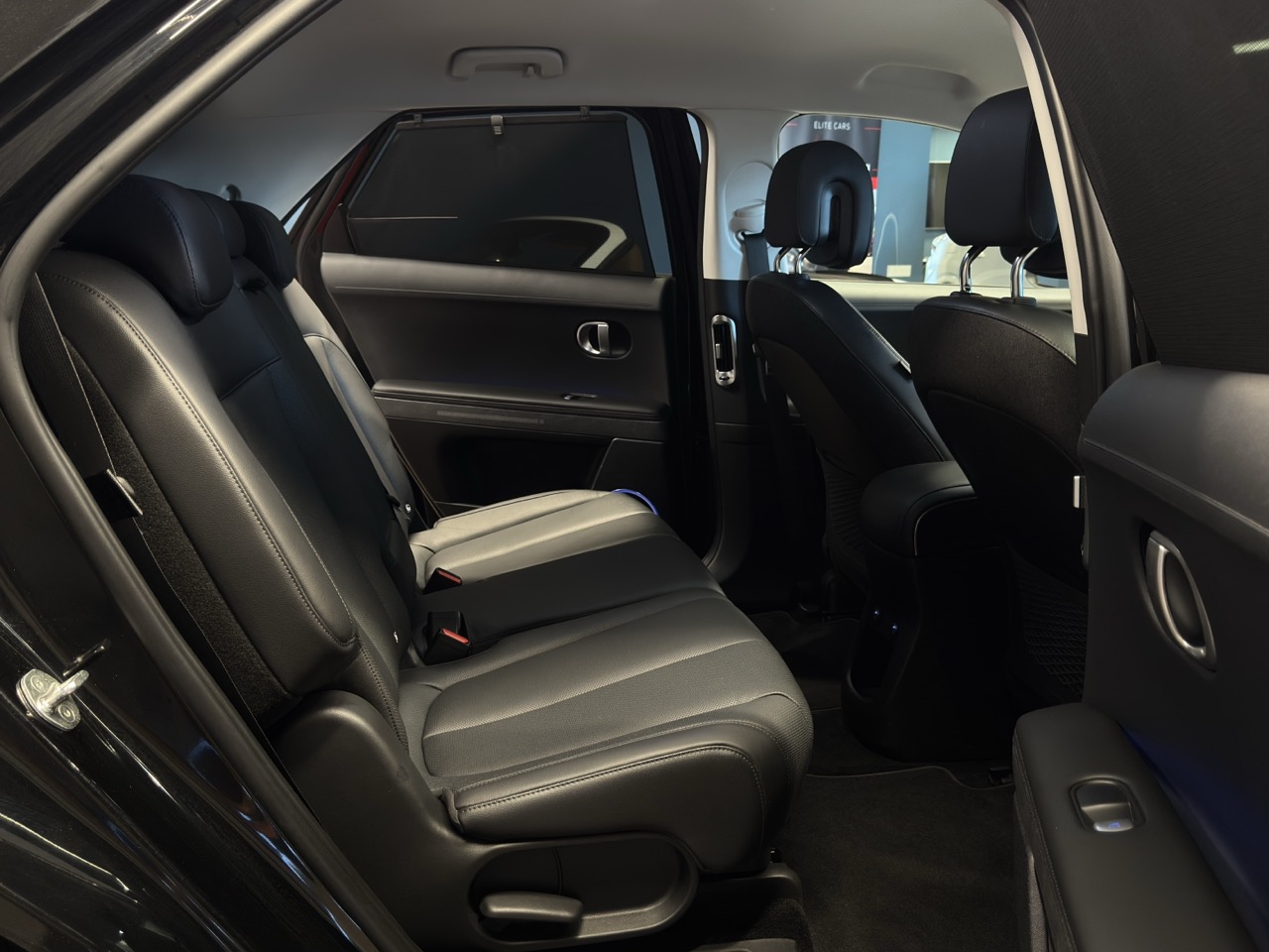 Car image 29