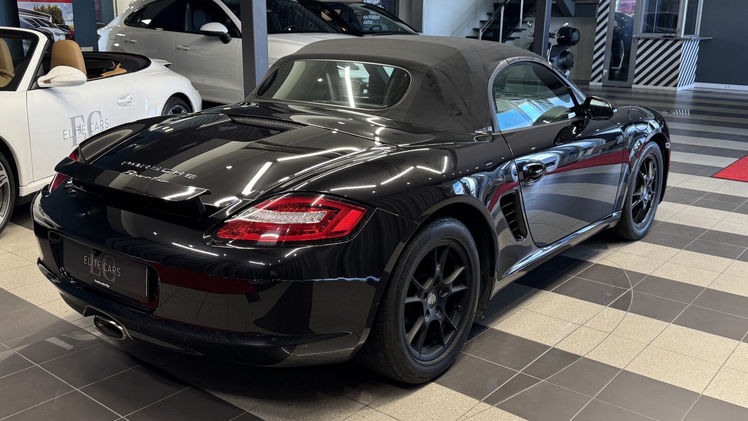Car image 21