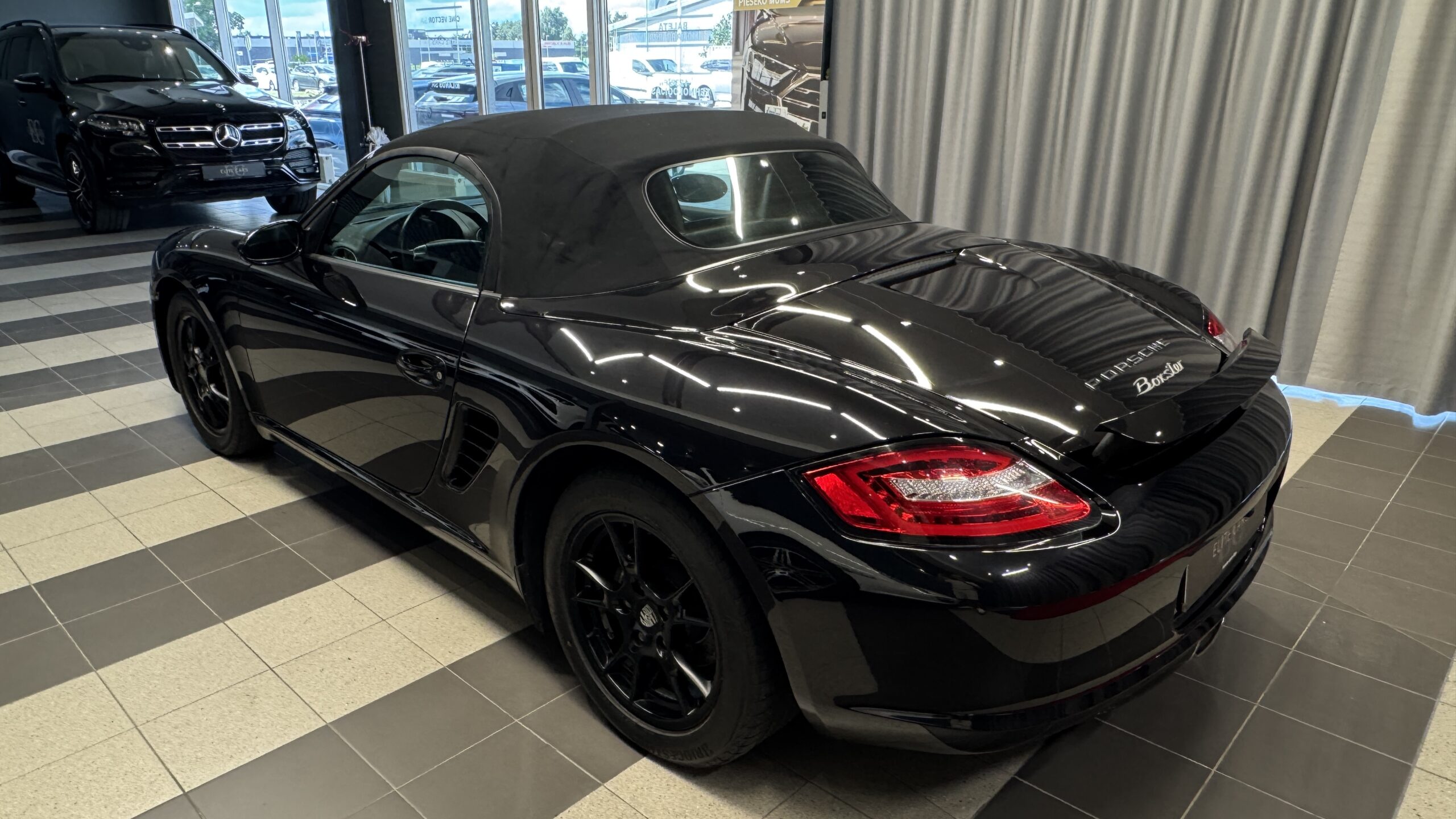Car image 22