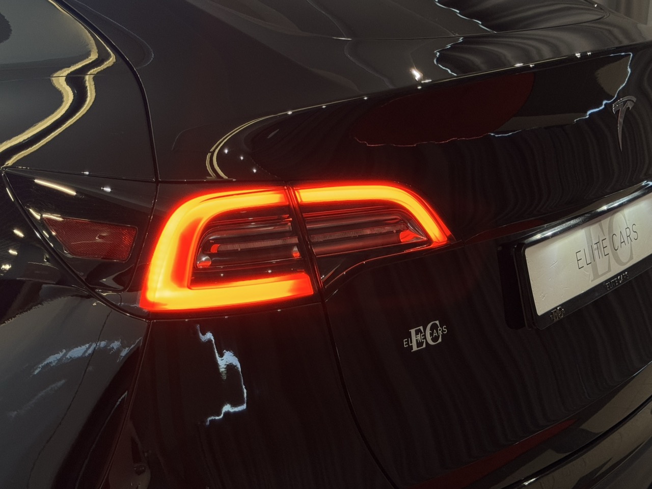 Car image 28