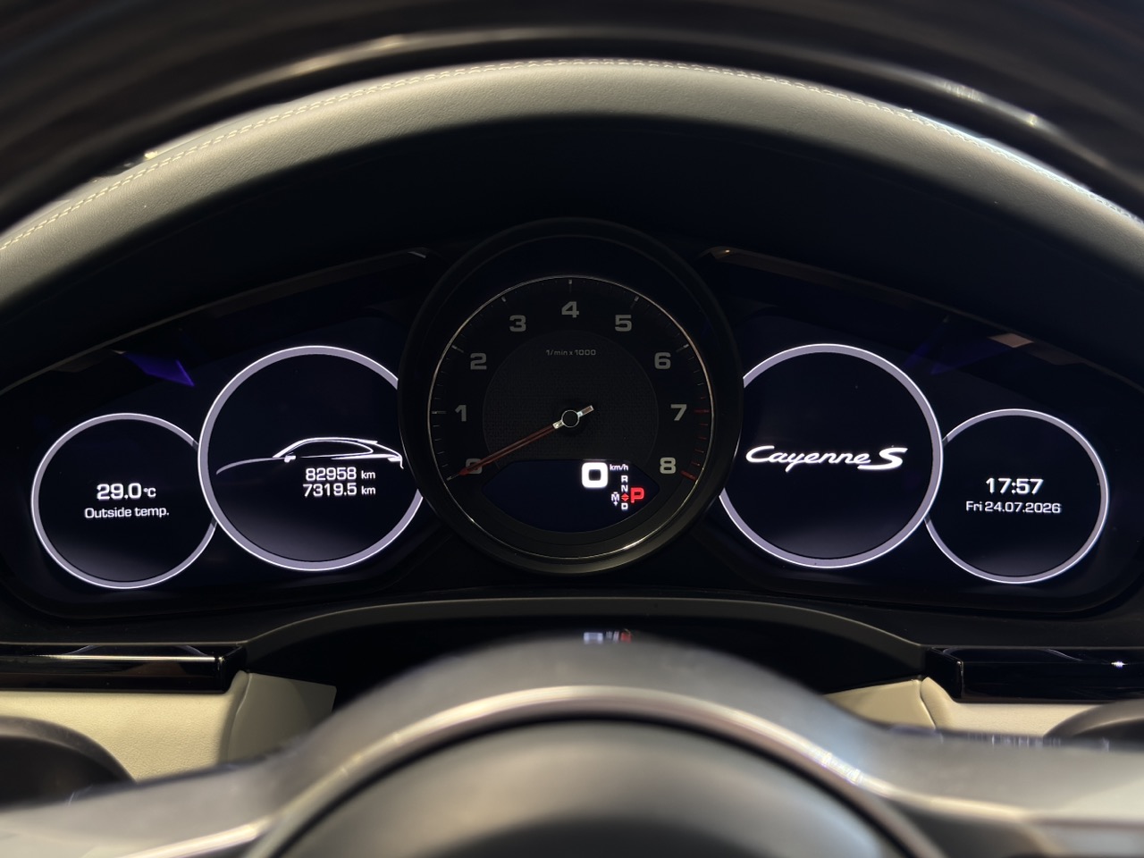 Car image 19