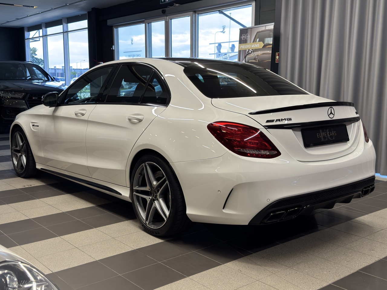 Car image 6