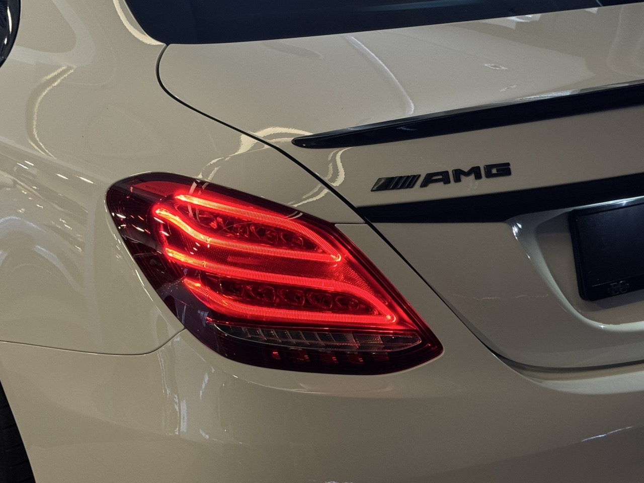 Car image 32
