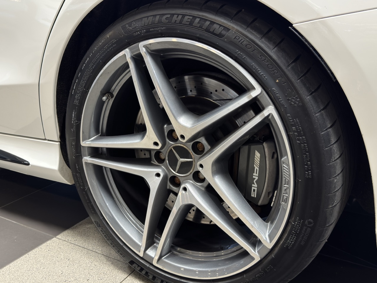 Car image 33
