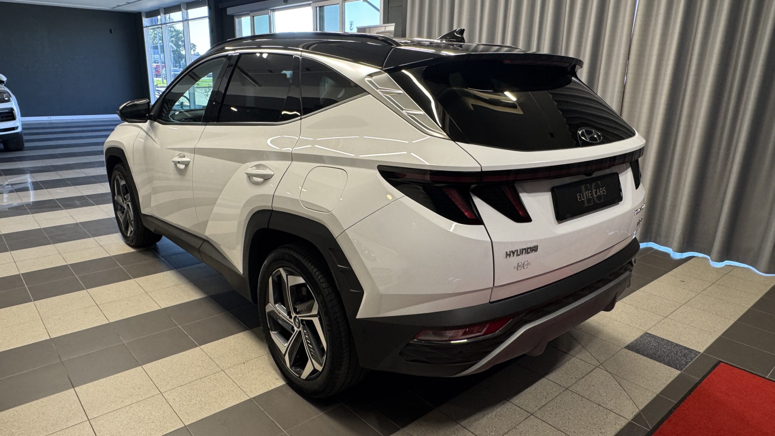 Car image 6