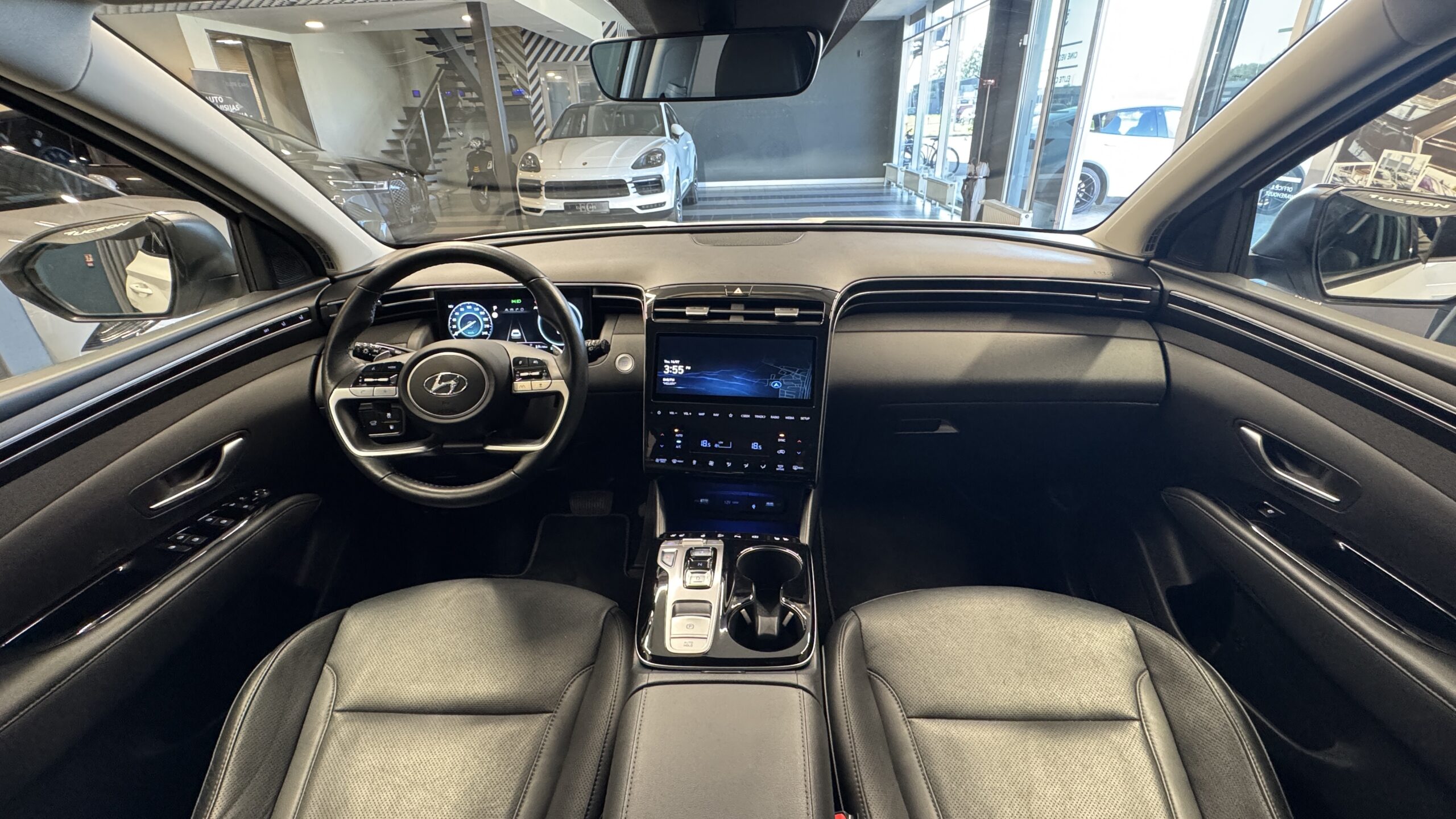 Car image 14