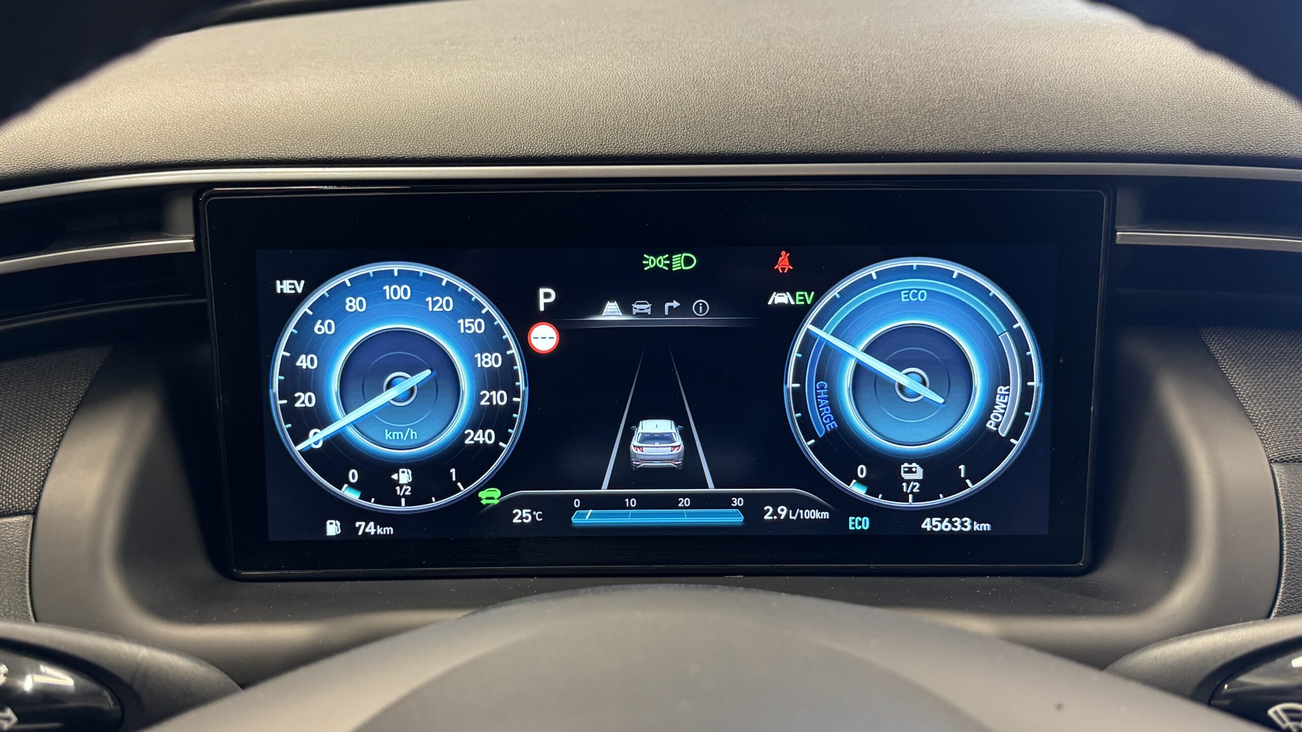 Car image 24