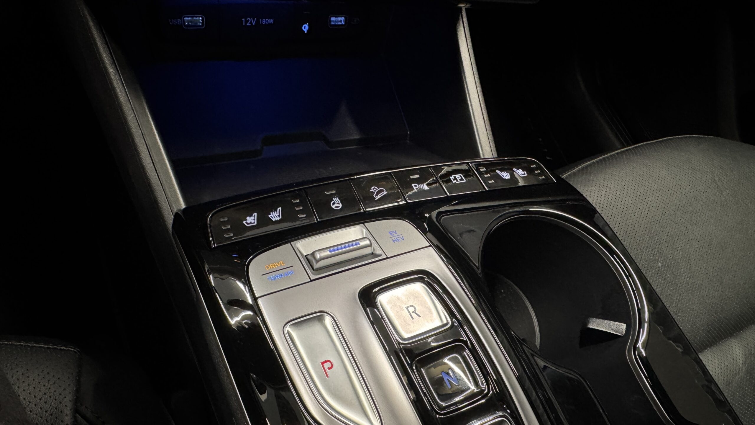 Car image 26