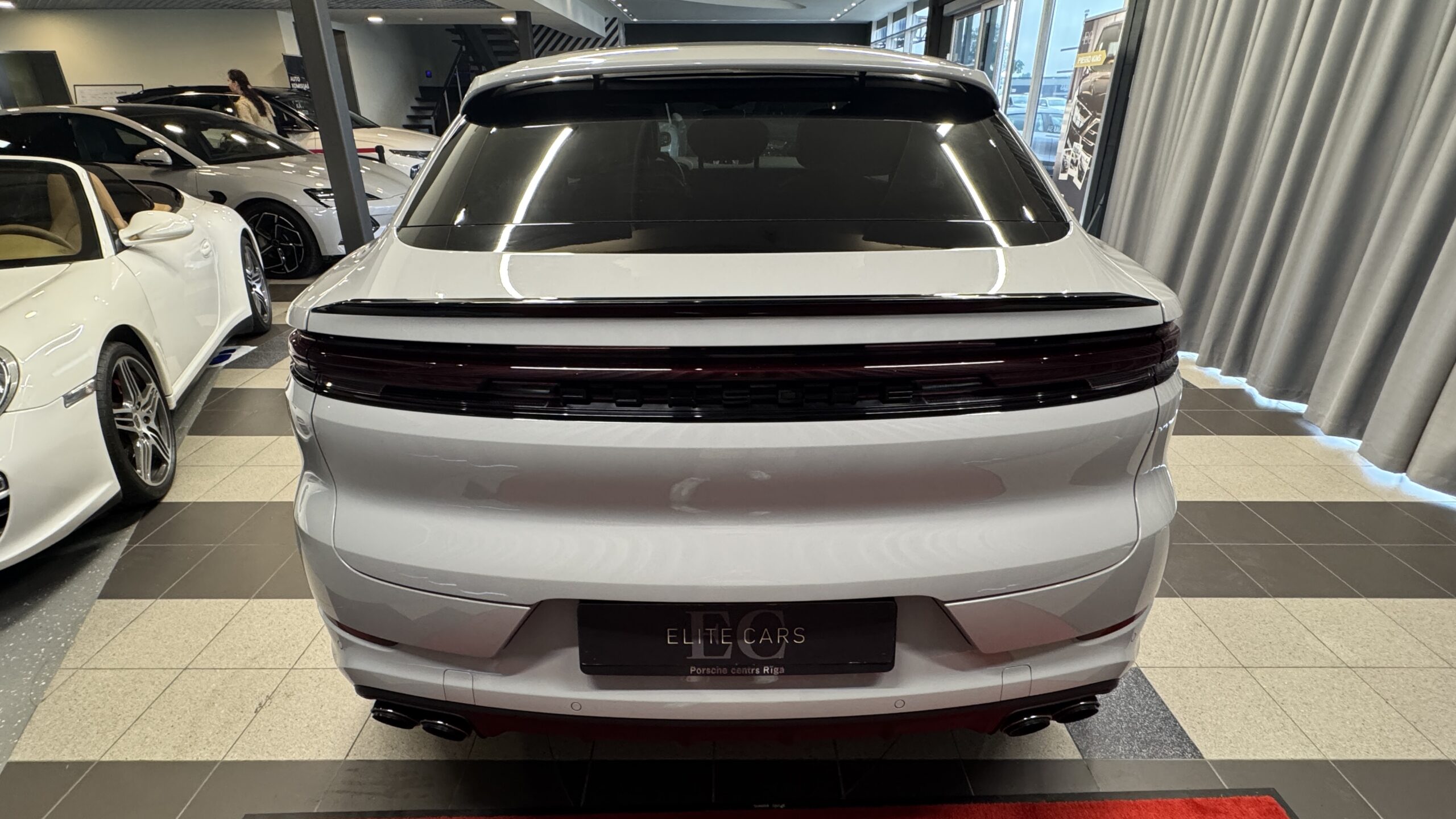 Car image 6
