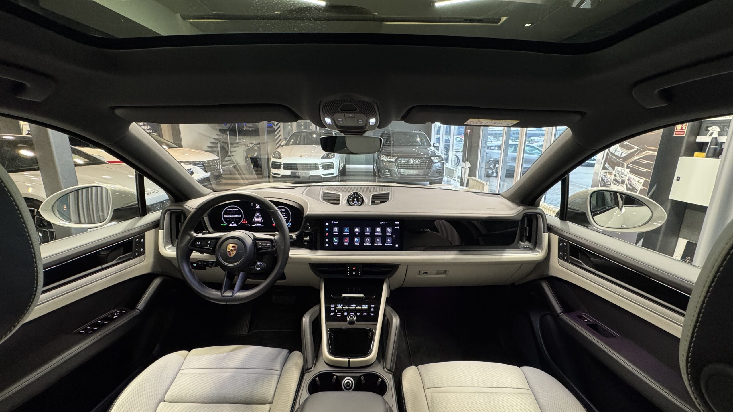 Car image 17