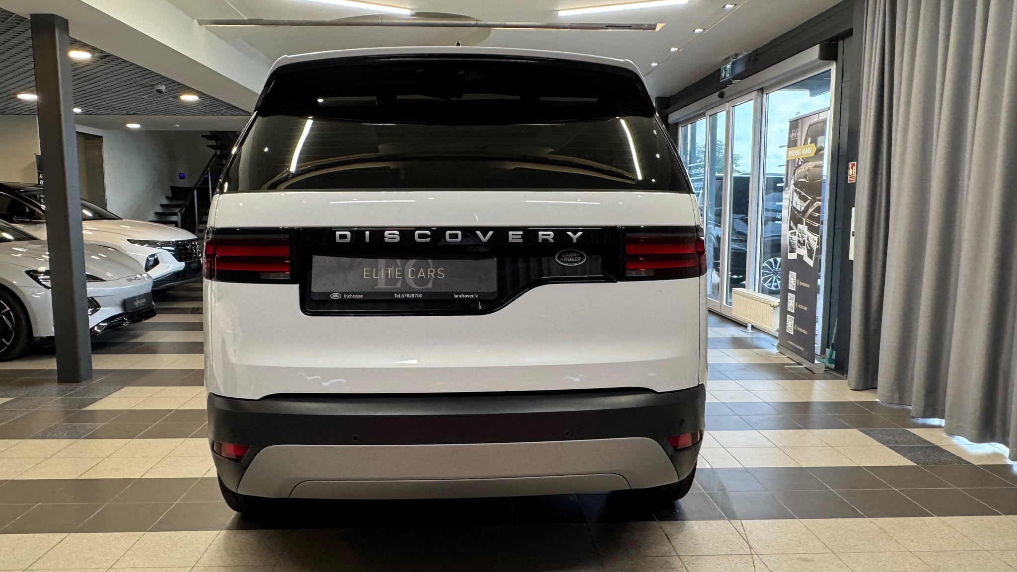 Car image 3
