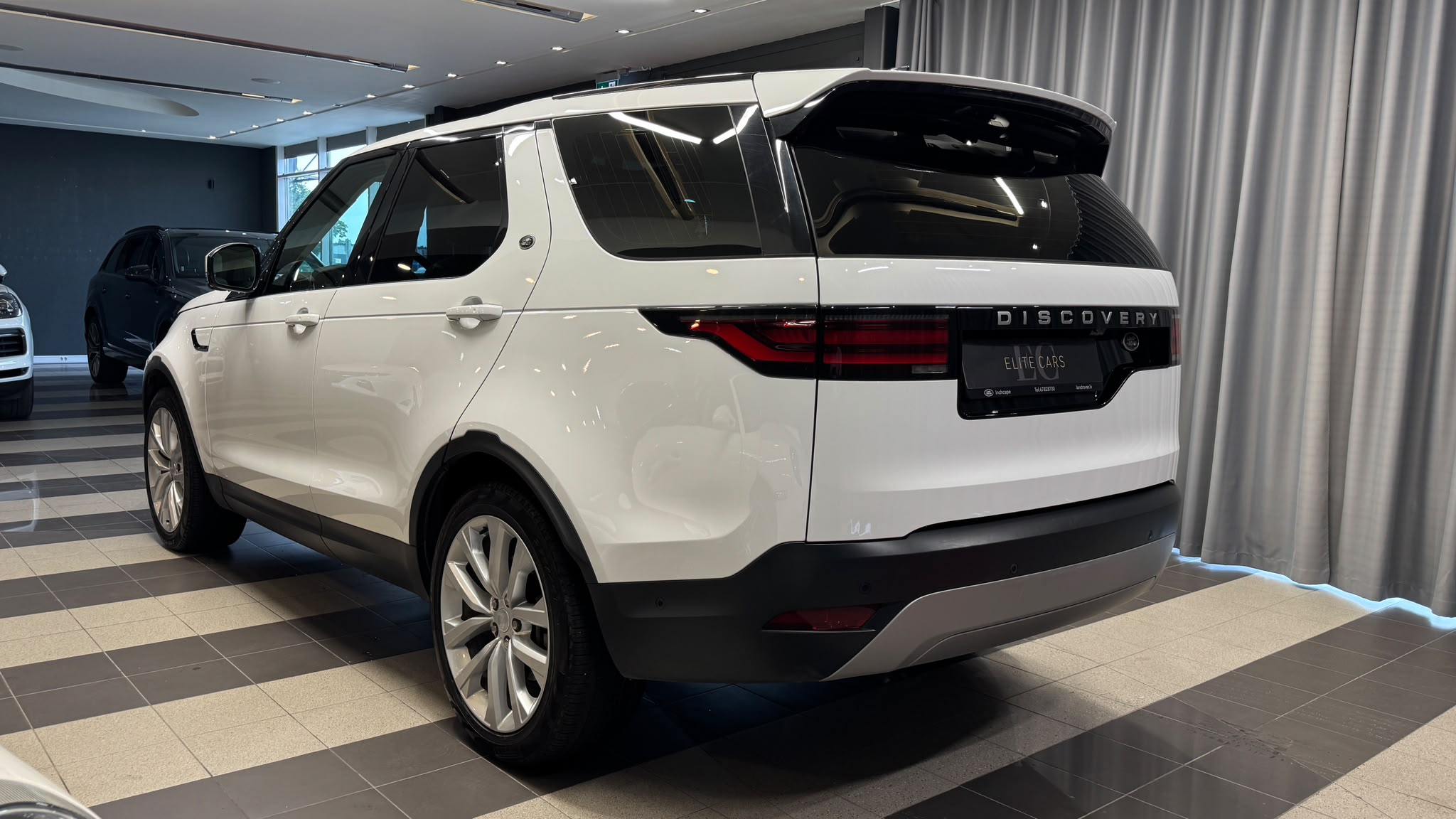 Car image 5