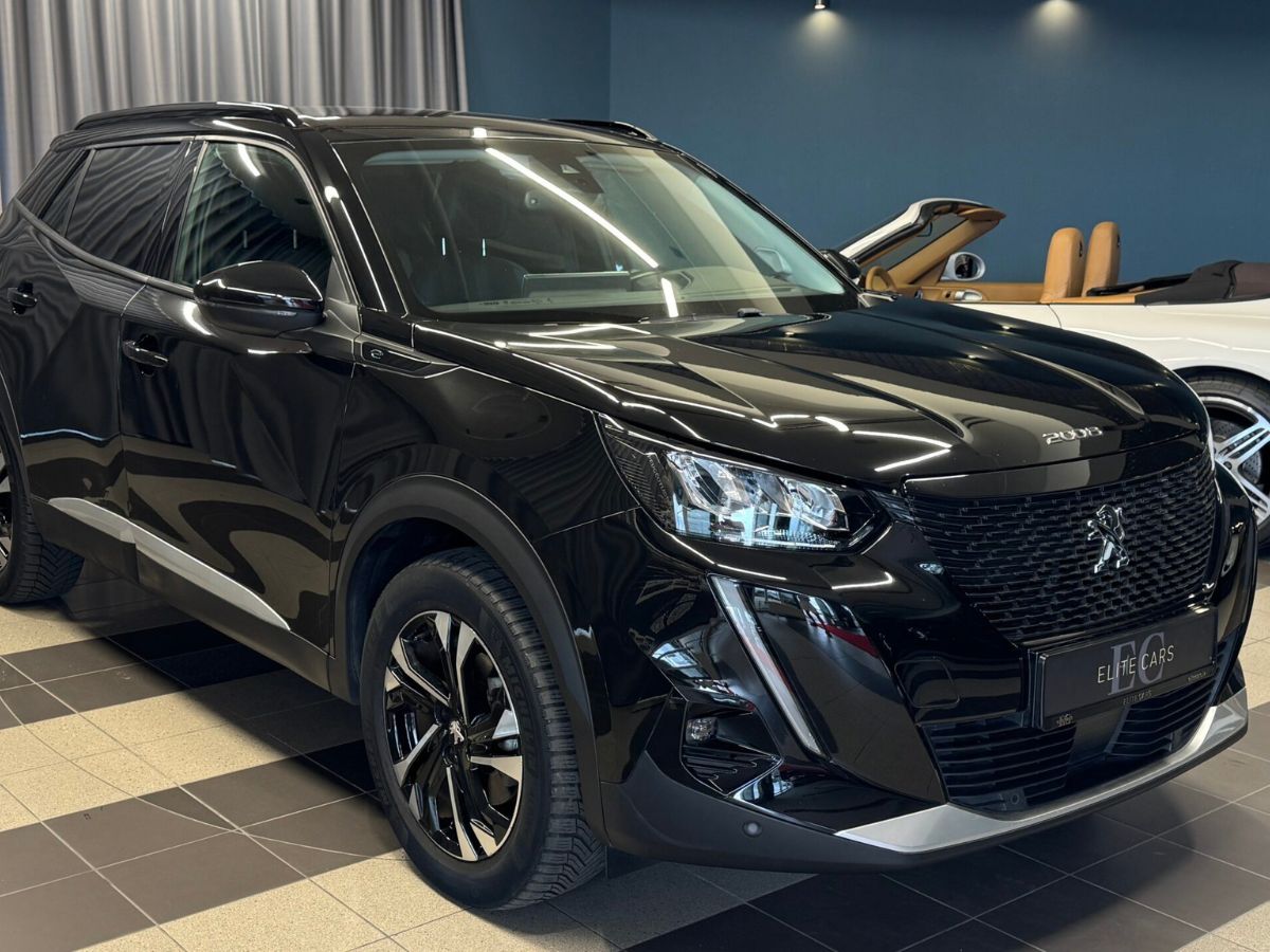 Peugeot 2008 elektro ģimenes auto