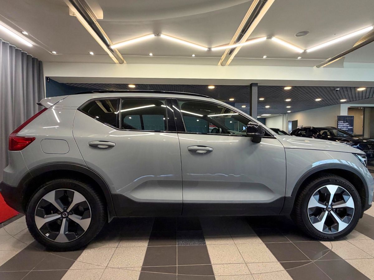Volvo XC40 ģimenes auto SUV