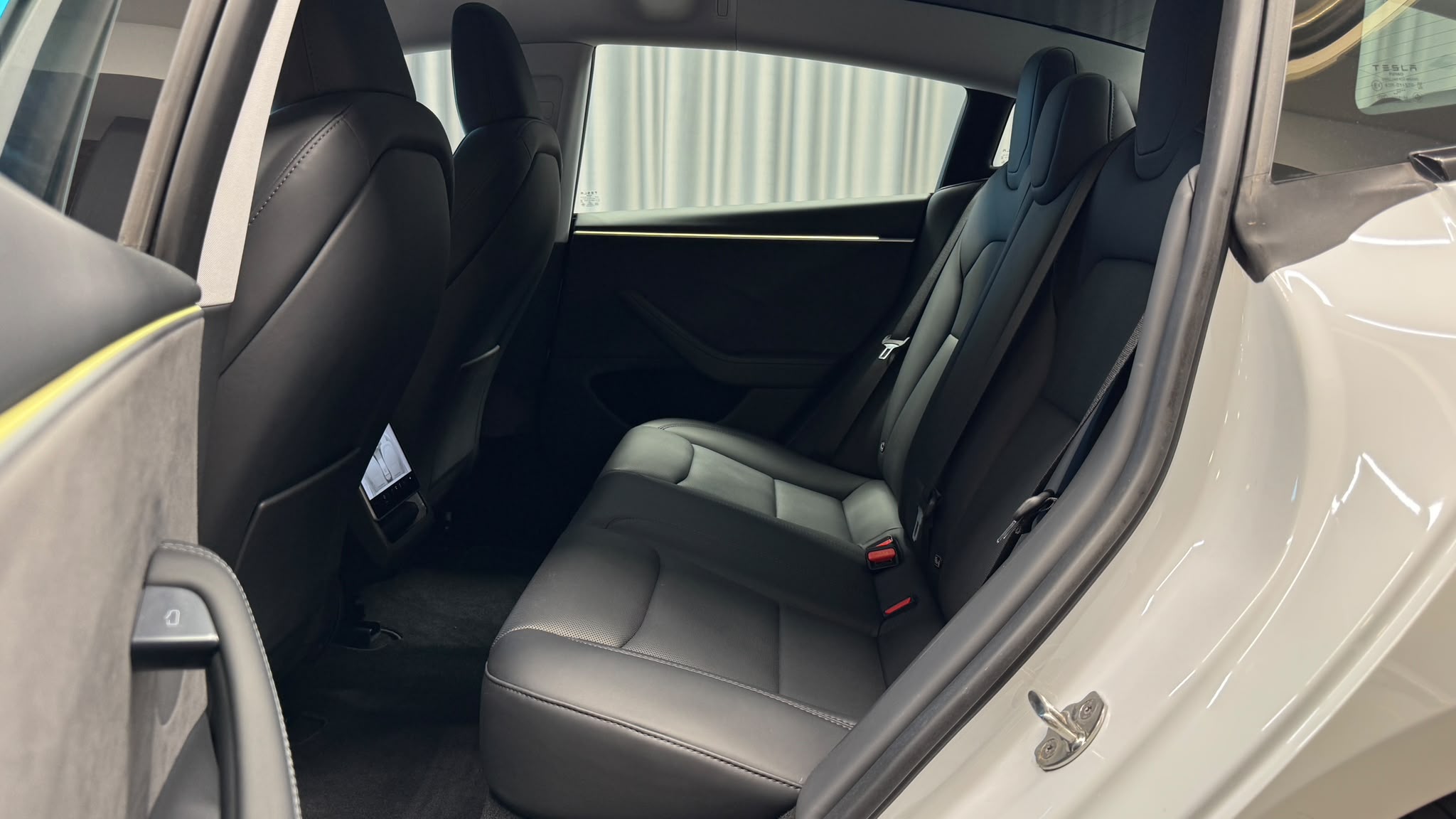 Car image 23