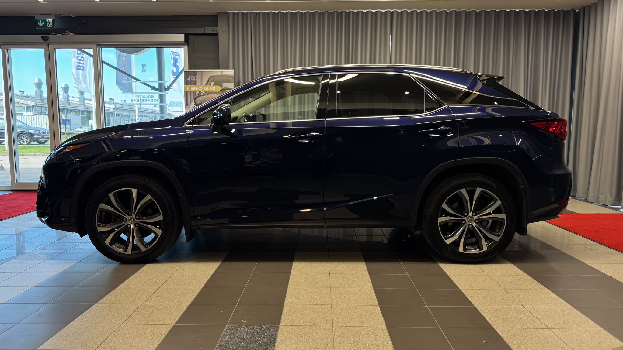 Car image 7