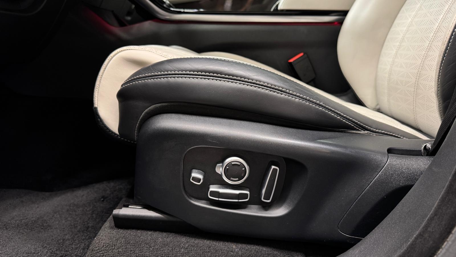 Car image 29
