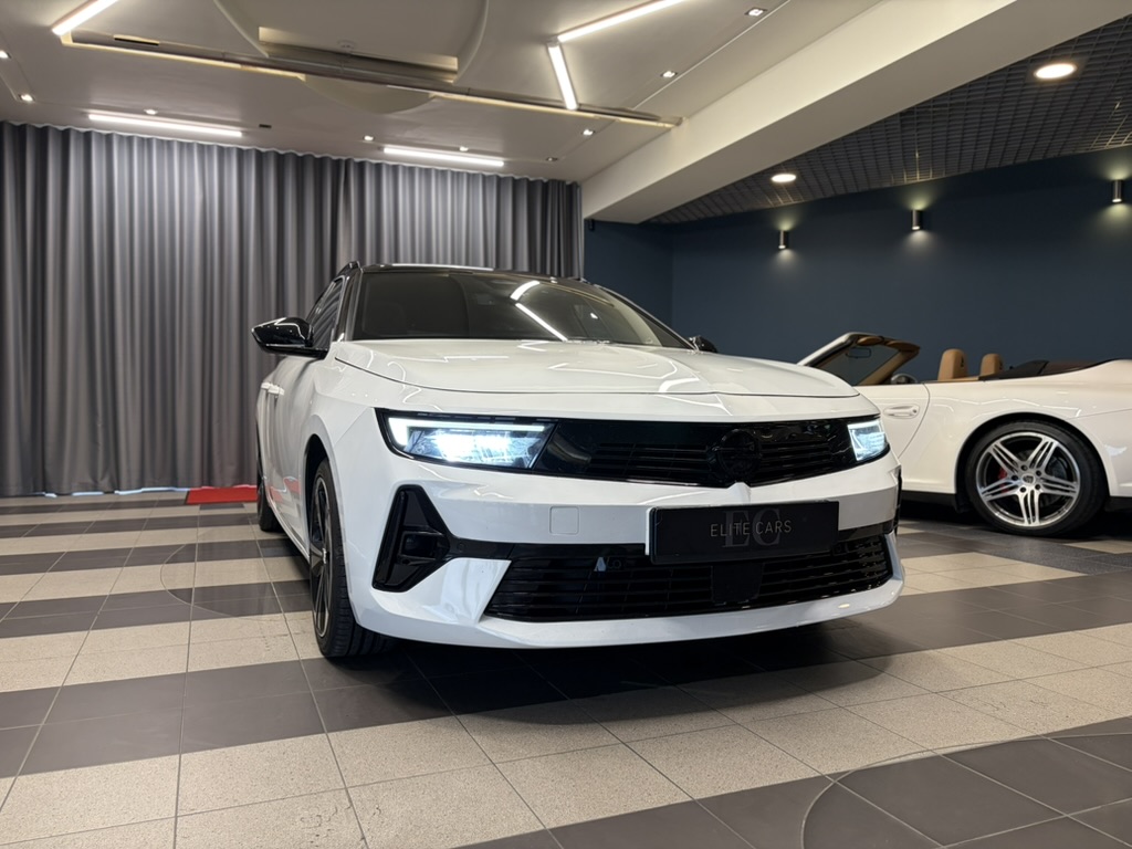 Car image 26