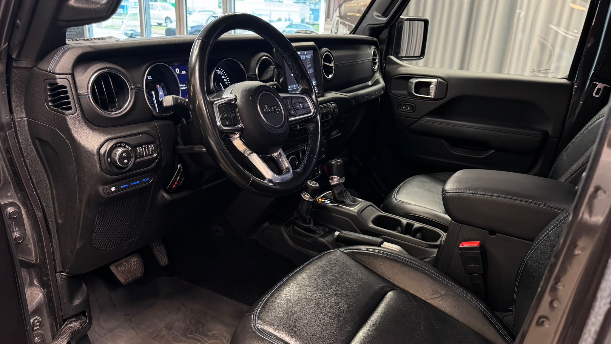 Car image 8