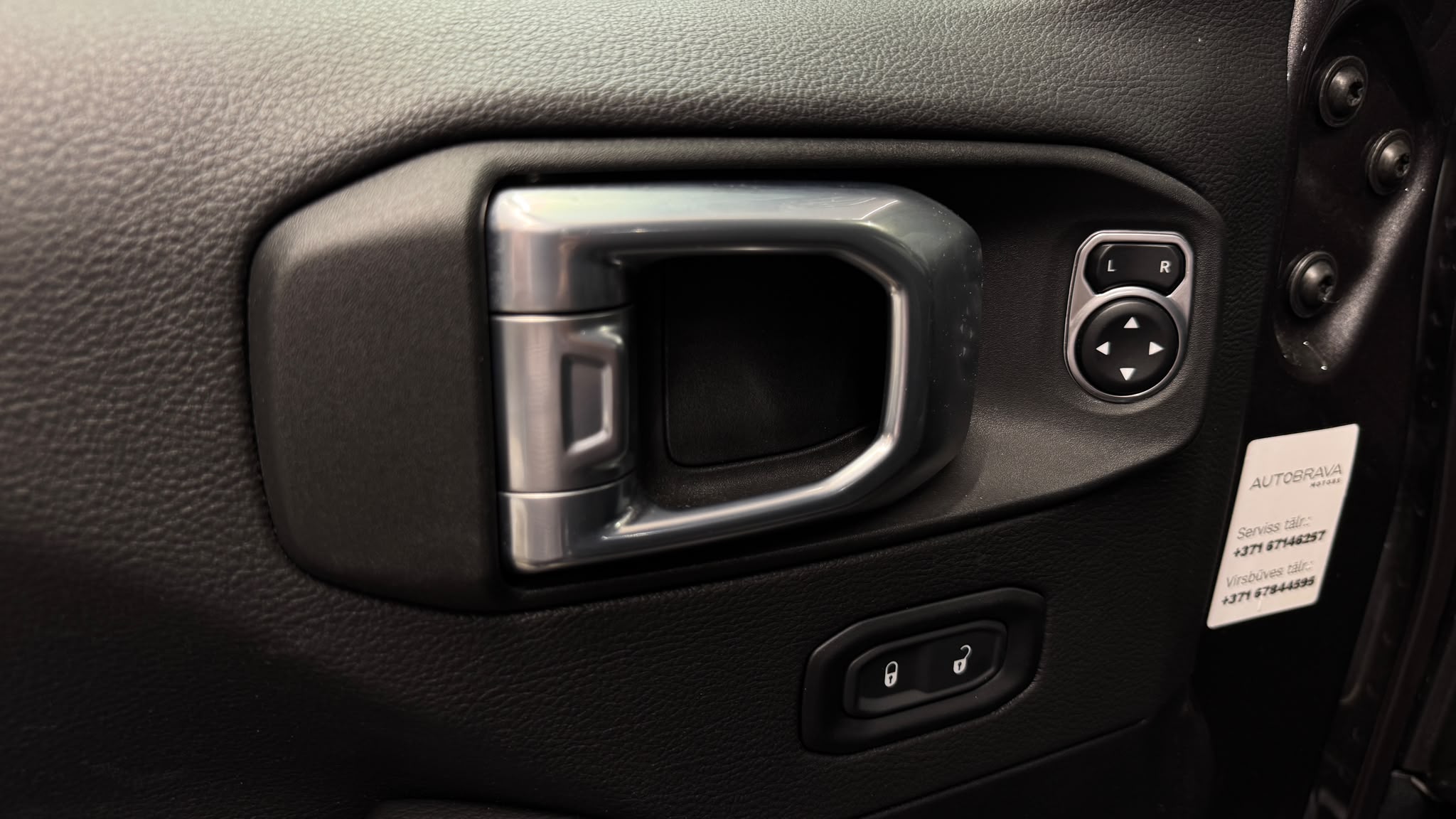 Car image 31