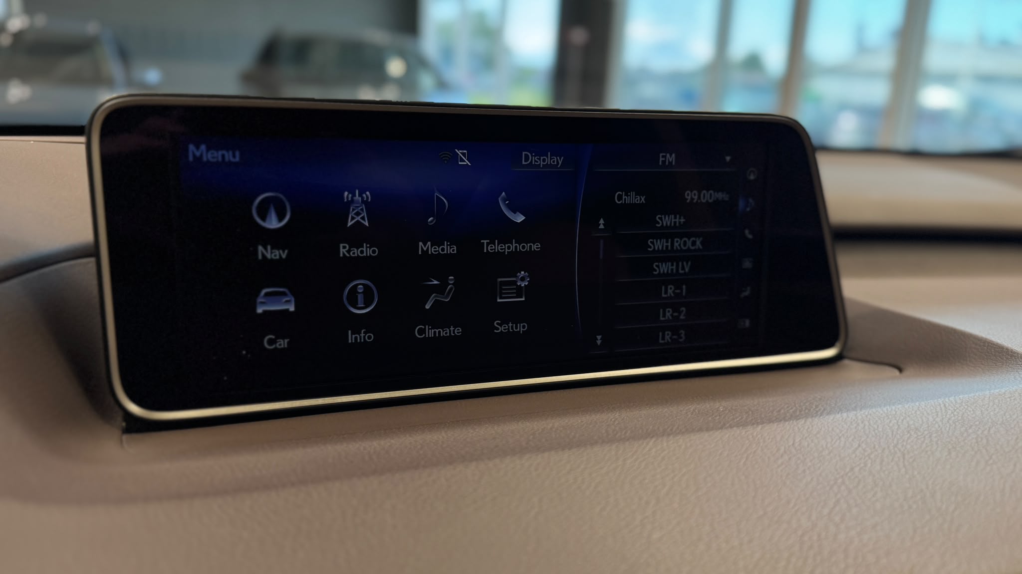 Car image 14