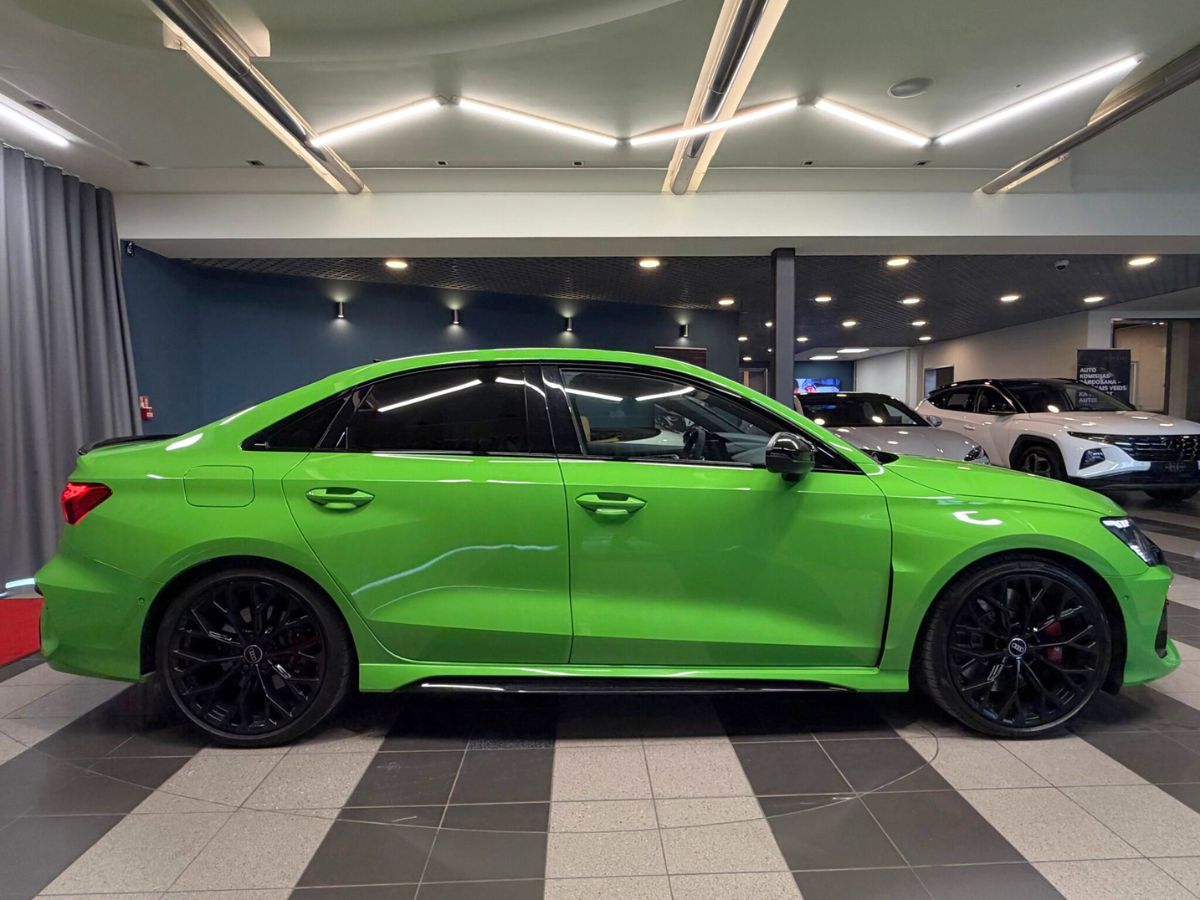 Audi RS3 2024 benzīns