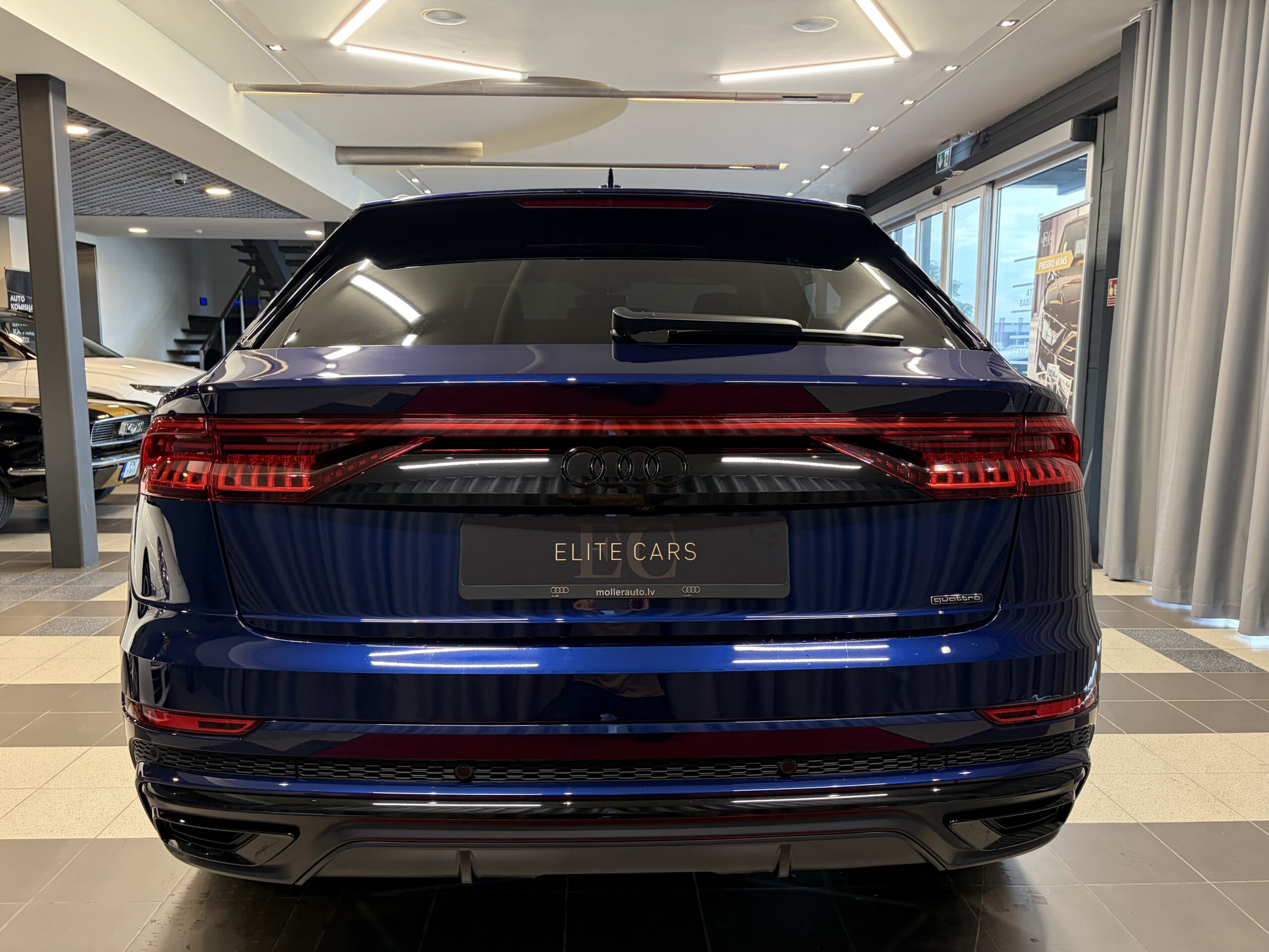 Car image 7