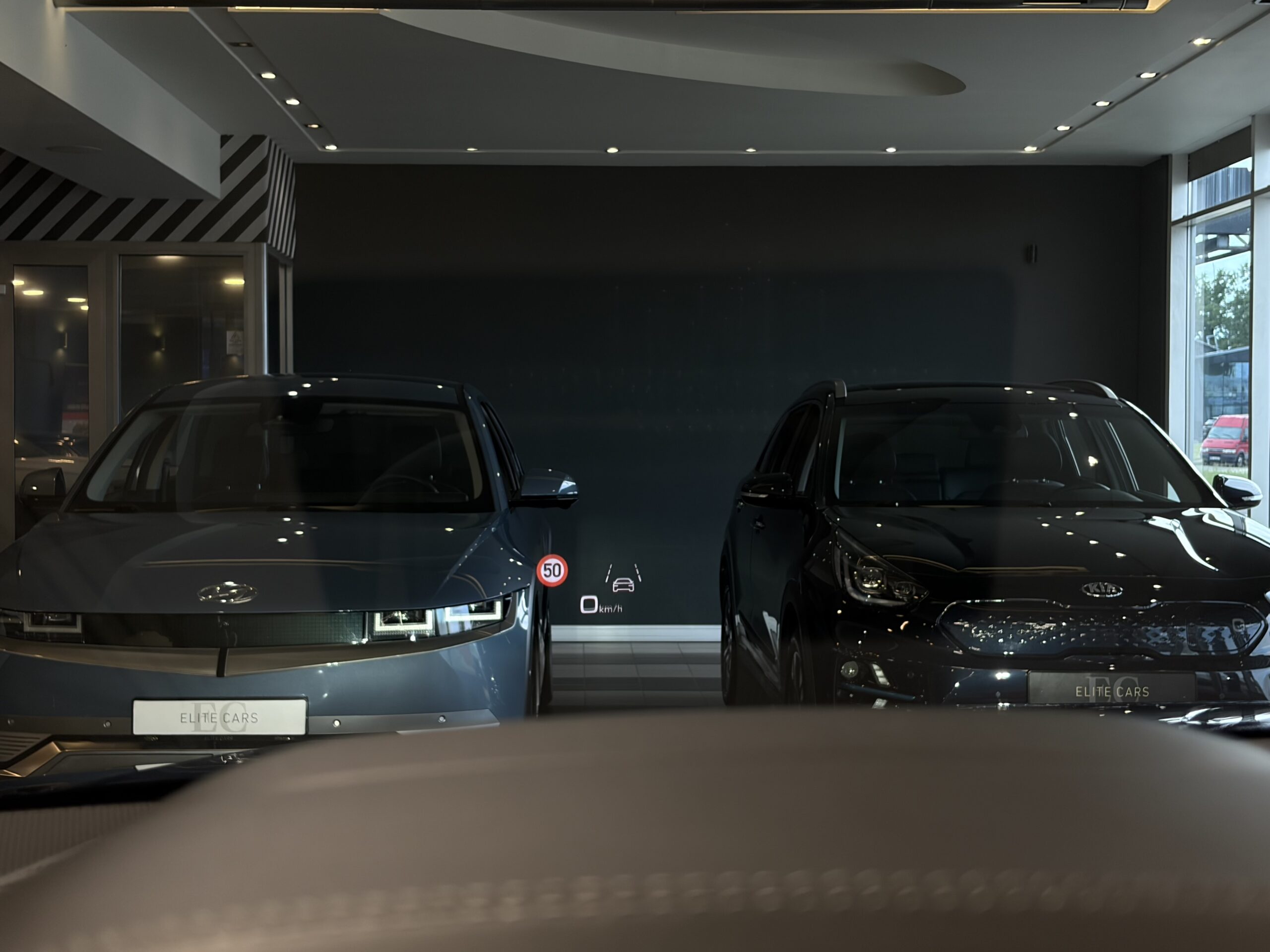 Car image 24