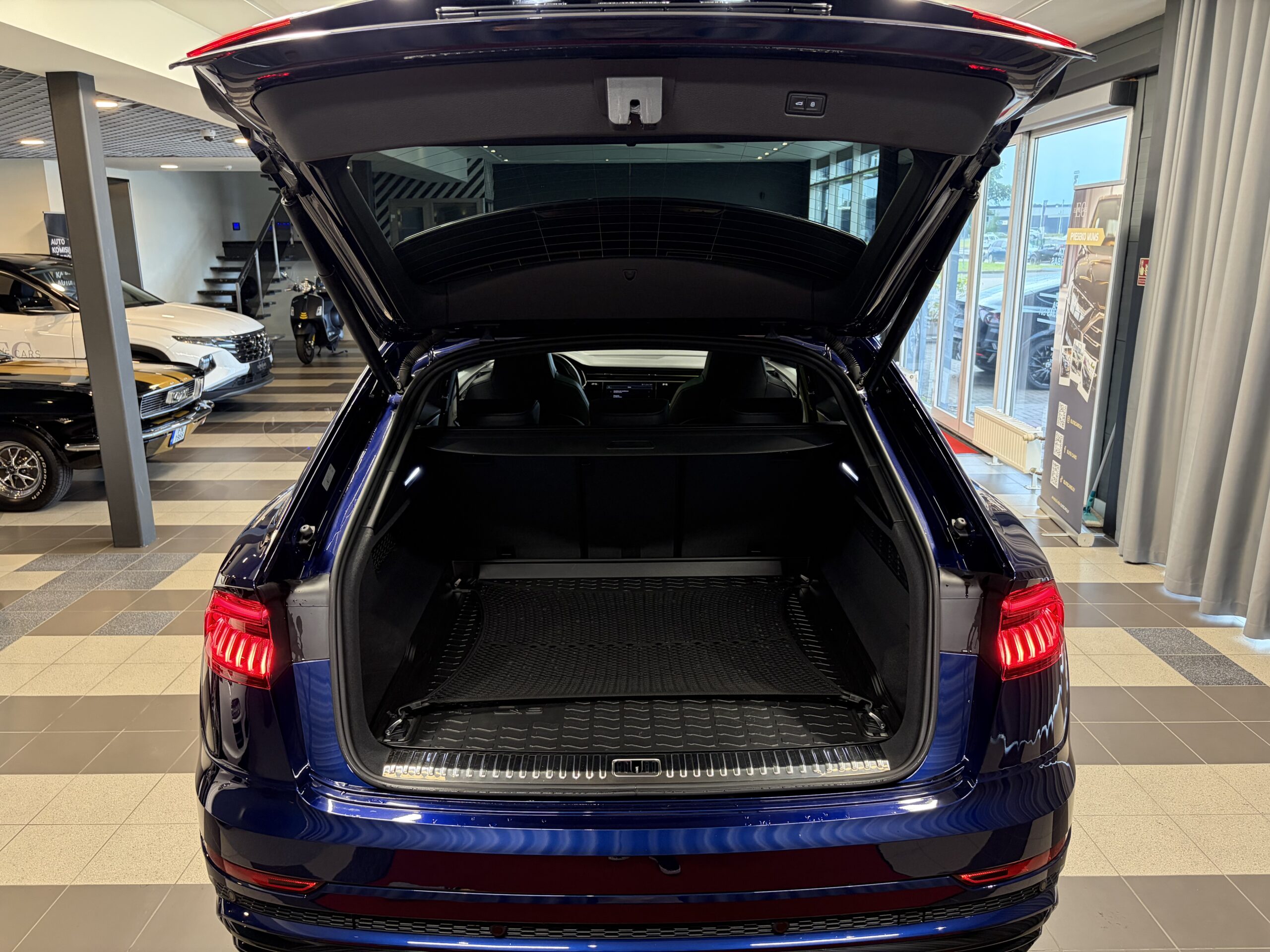 Car image 33