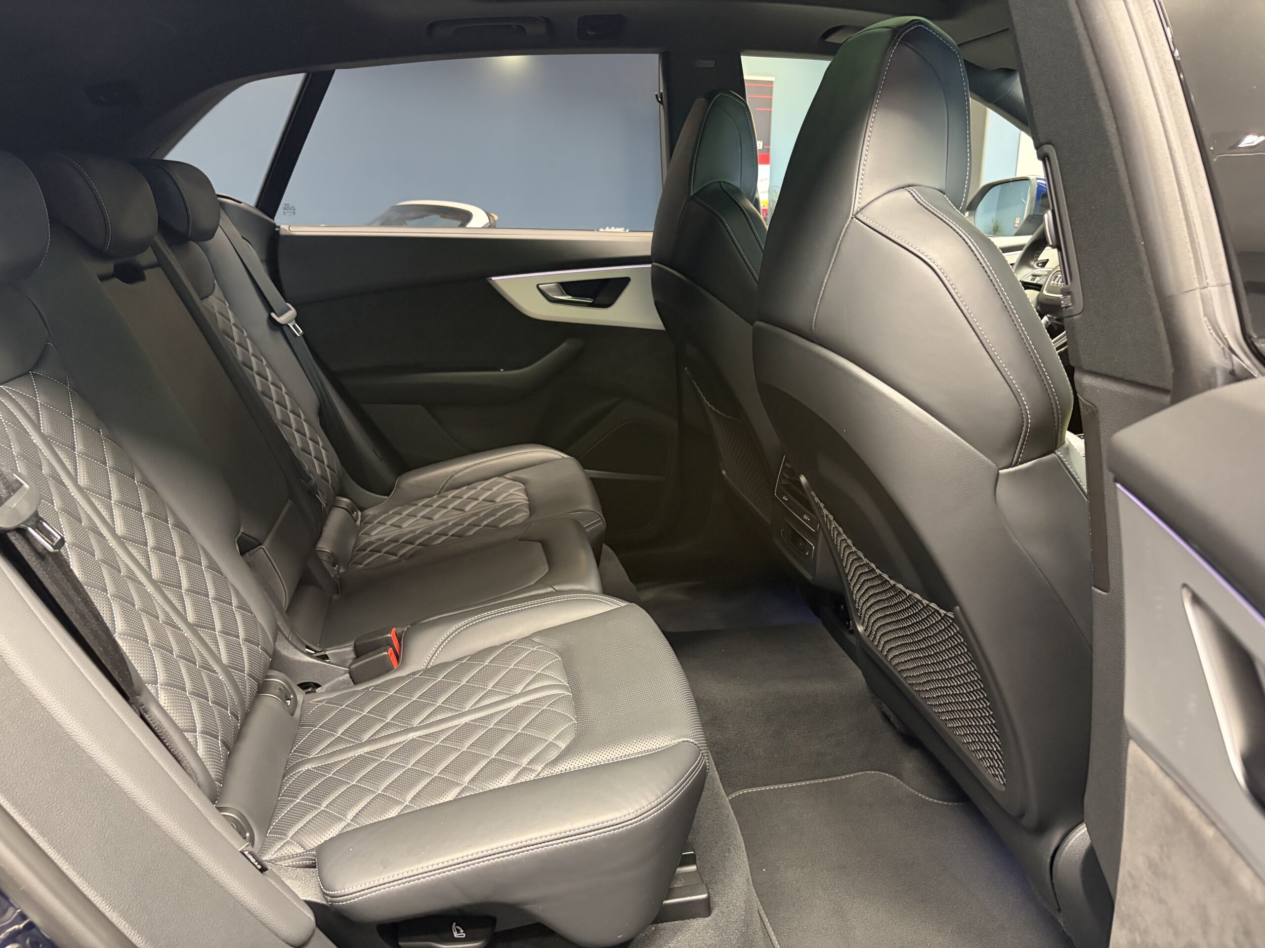 Car image 36