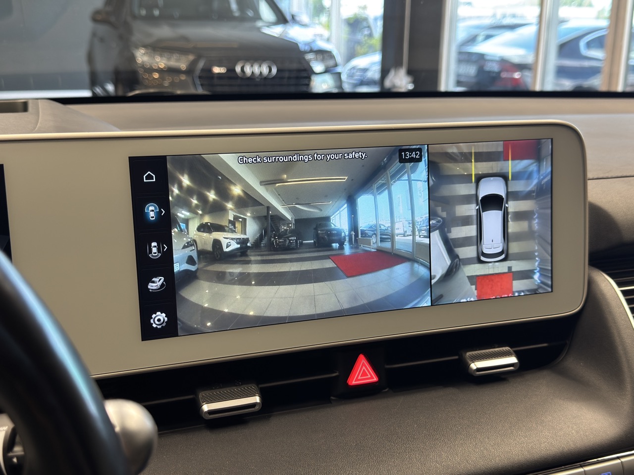 Car image 20