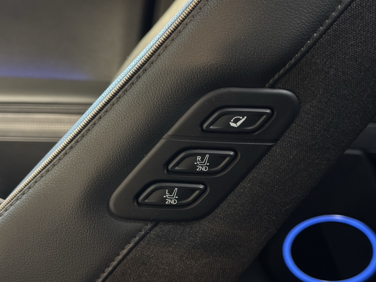 Car image 29