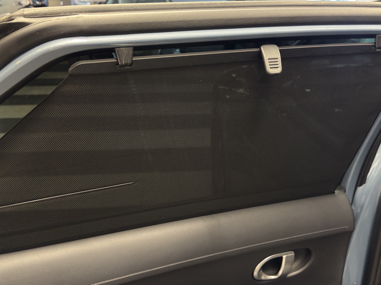 Car image 32