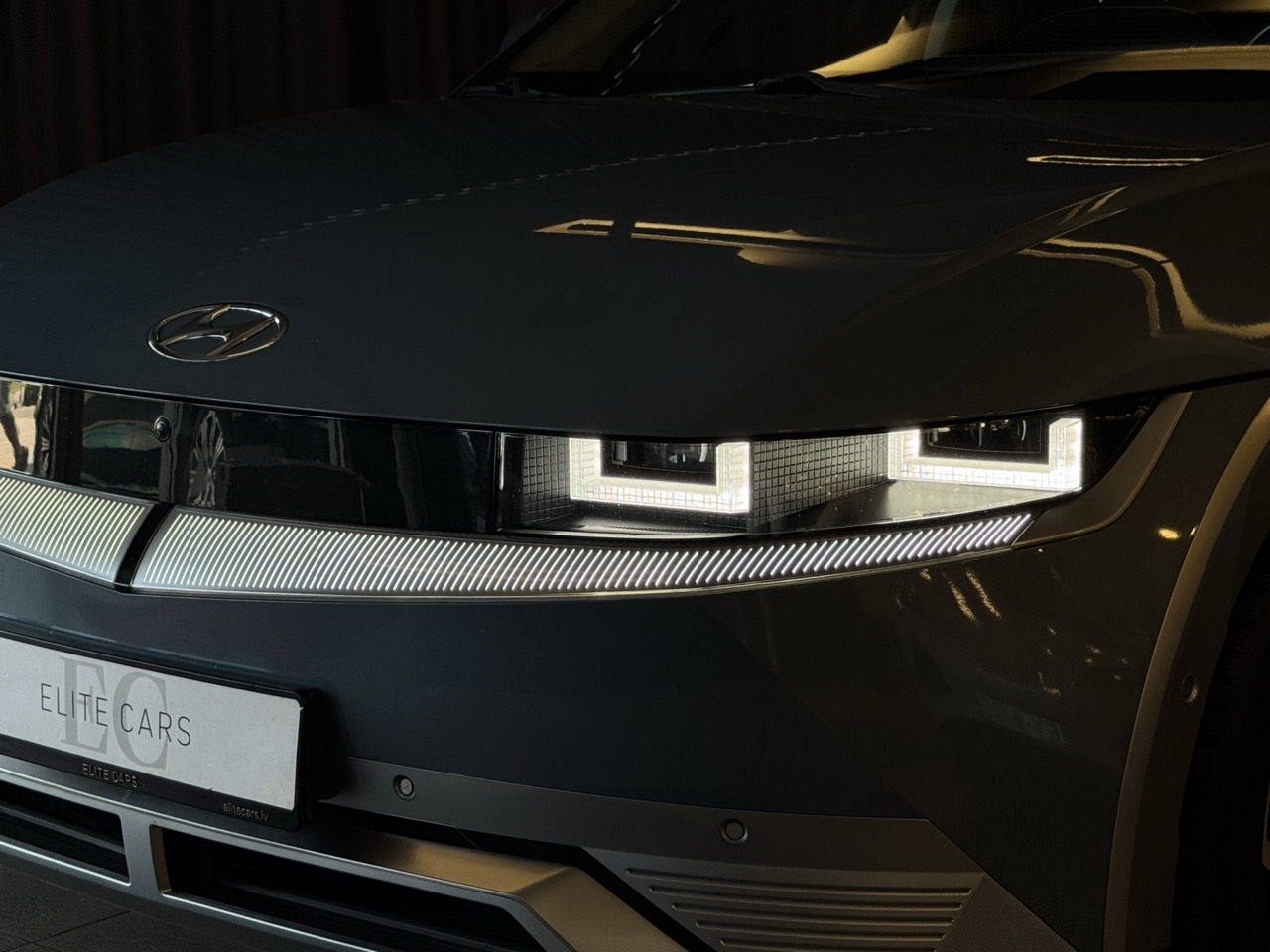 Car image 35