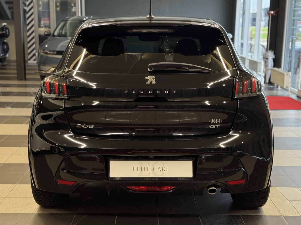 Car image 5