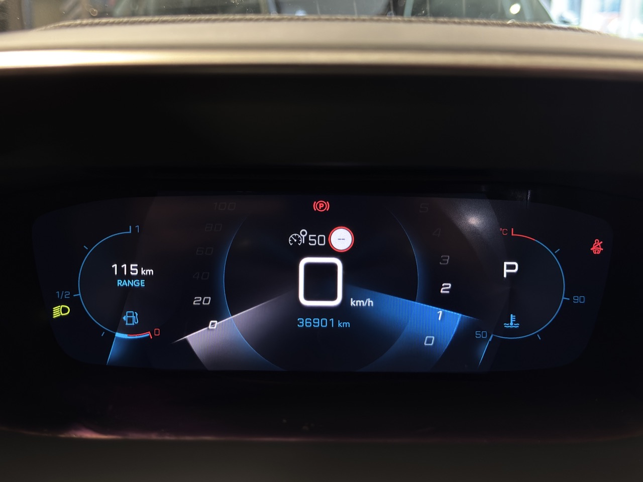 Car image 14
