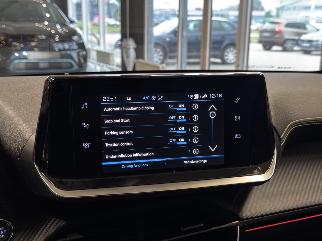 Car image 17